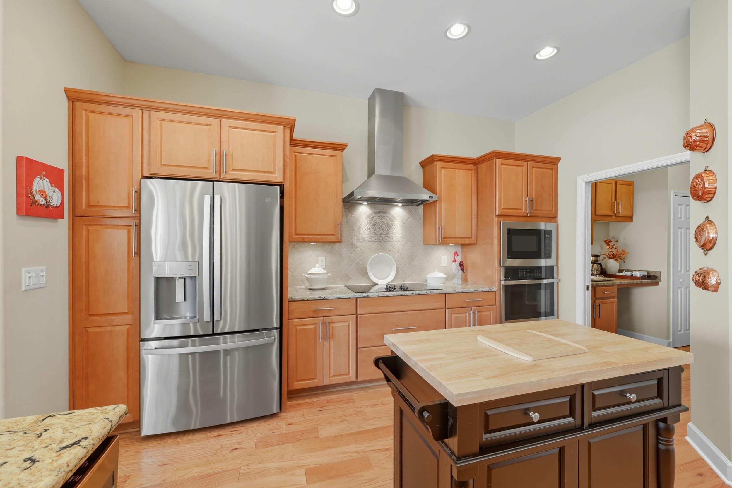 305 Marsh Point Cir