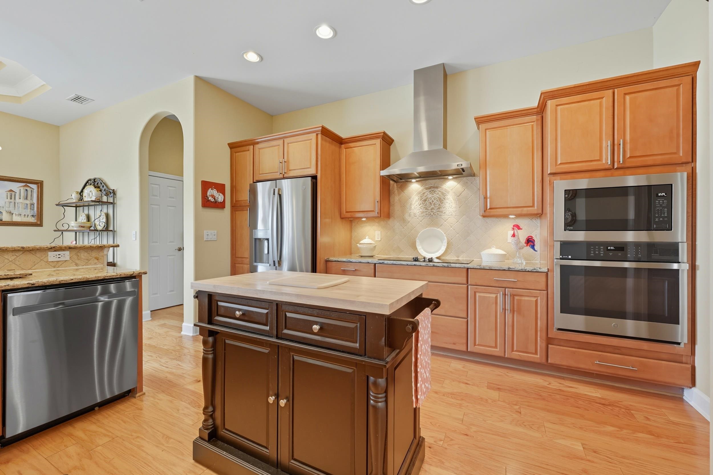 305 Marsh Point Cir