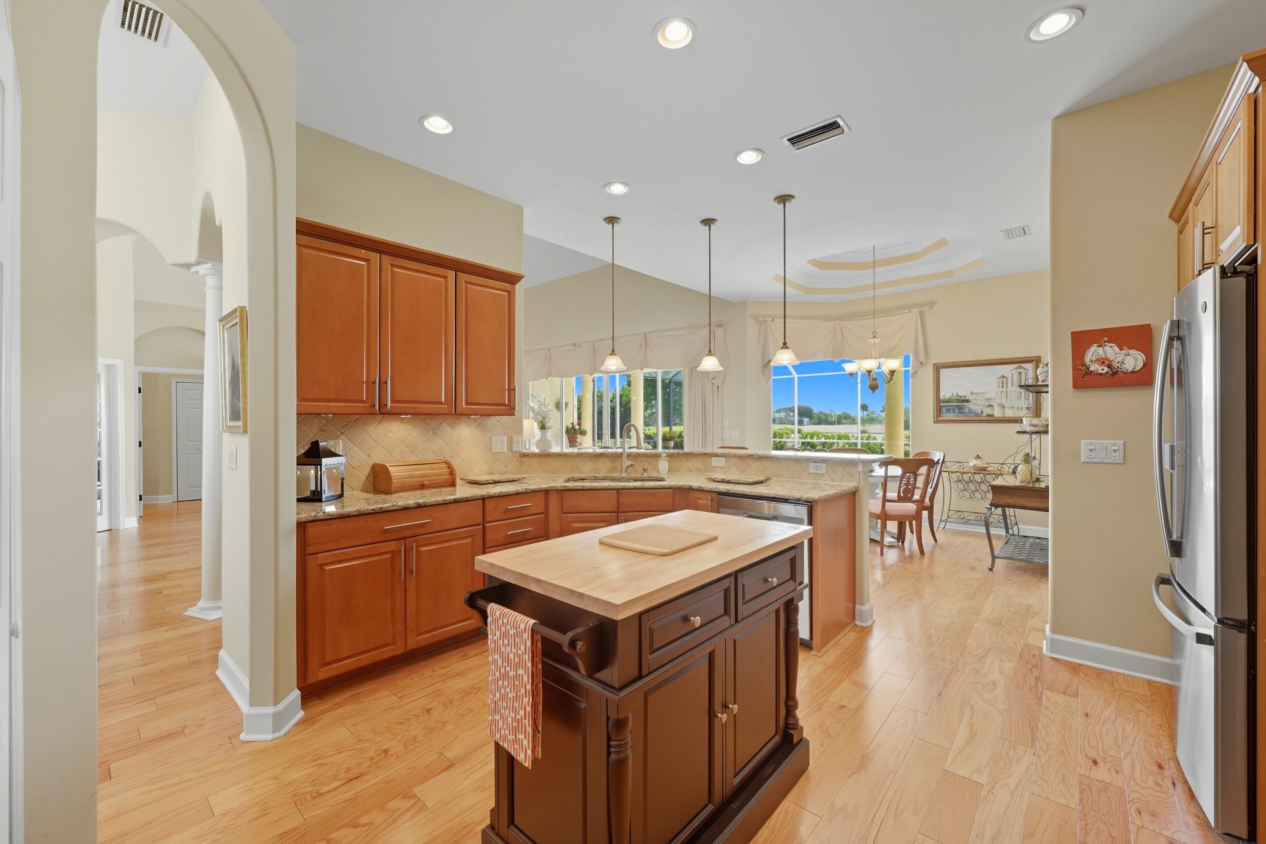 305 Marsh Point Cir