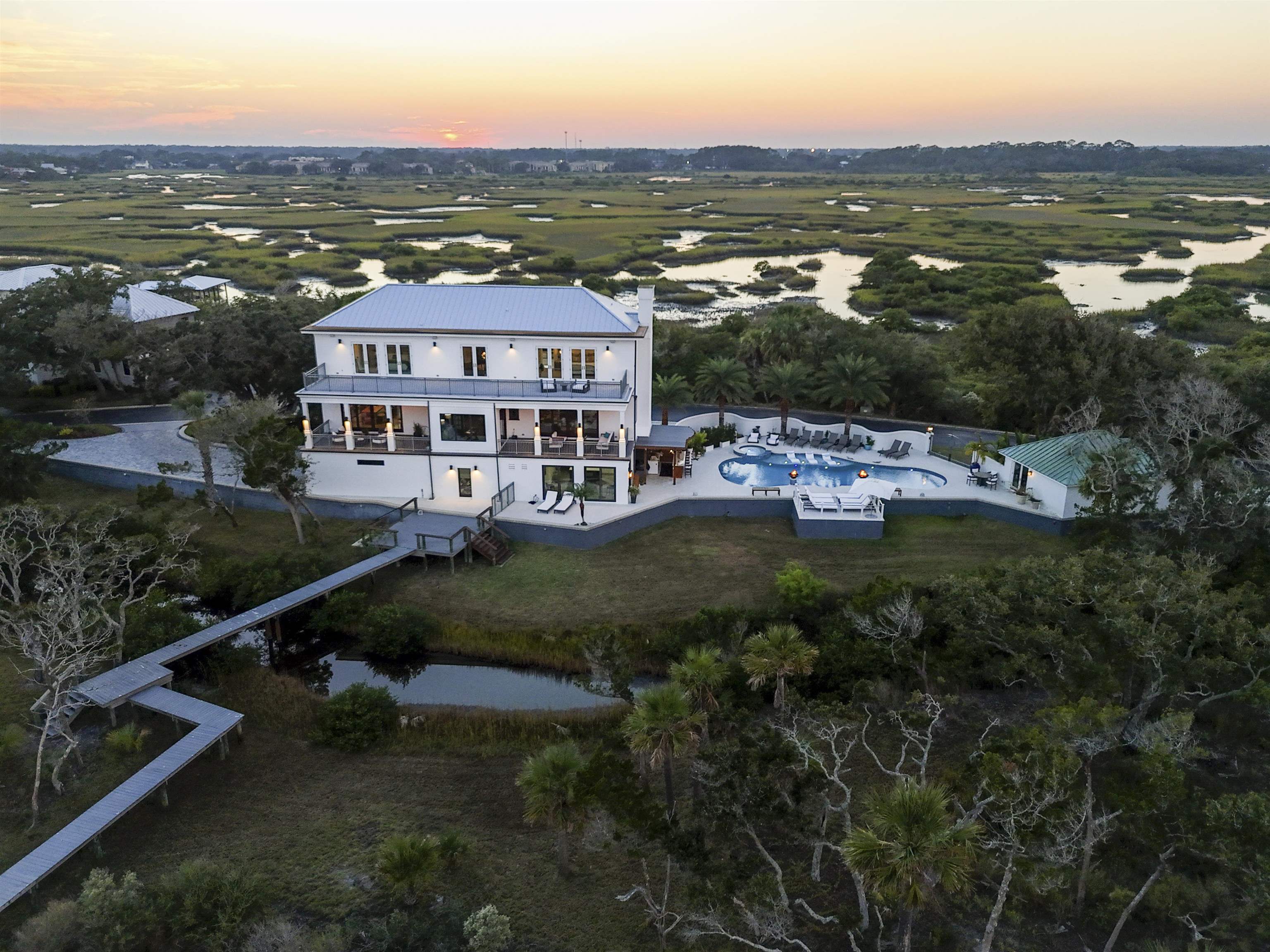 3418 Lands End Dr