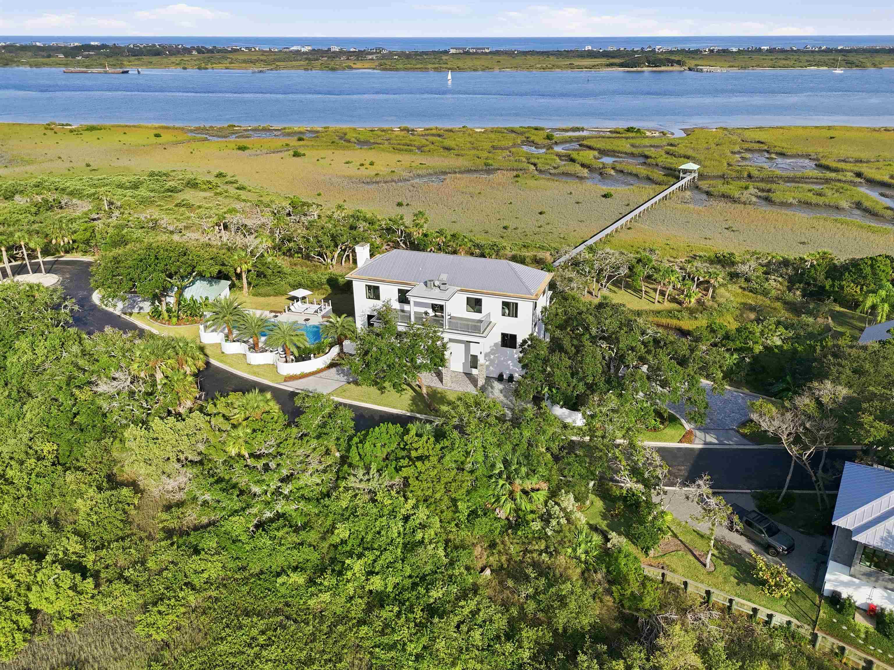 3418 Lands End Dr
