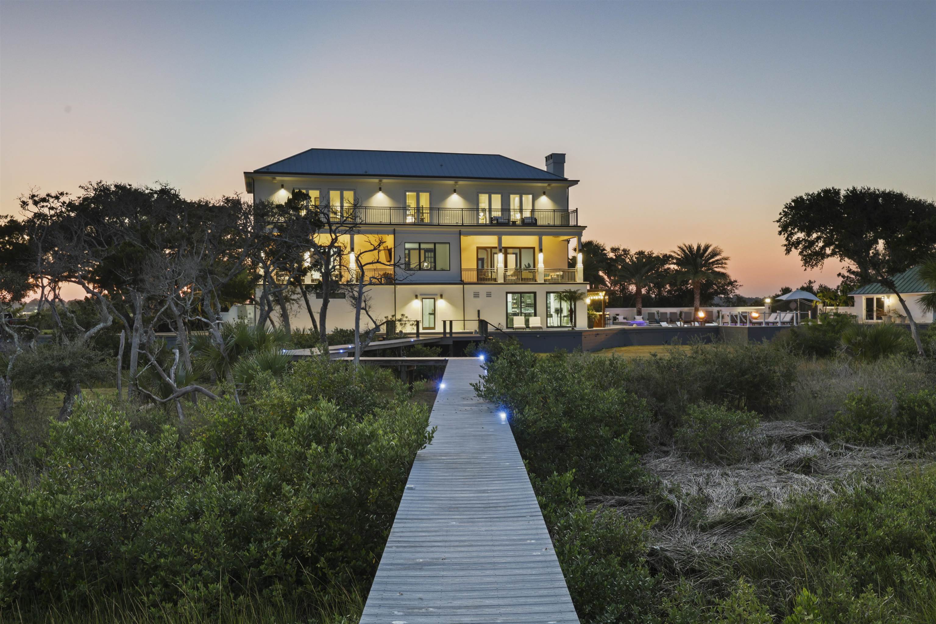 3418 Lands End Dr
