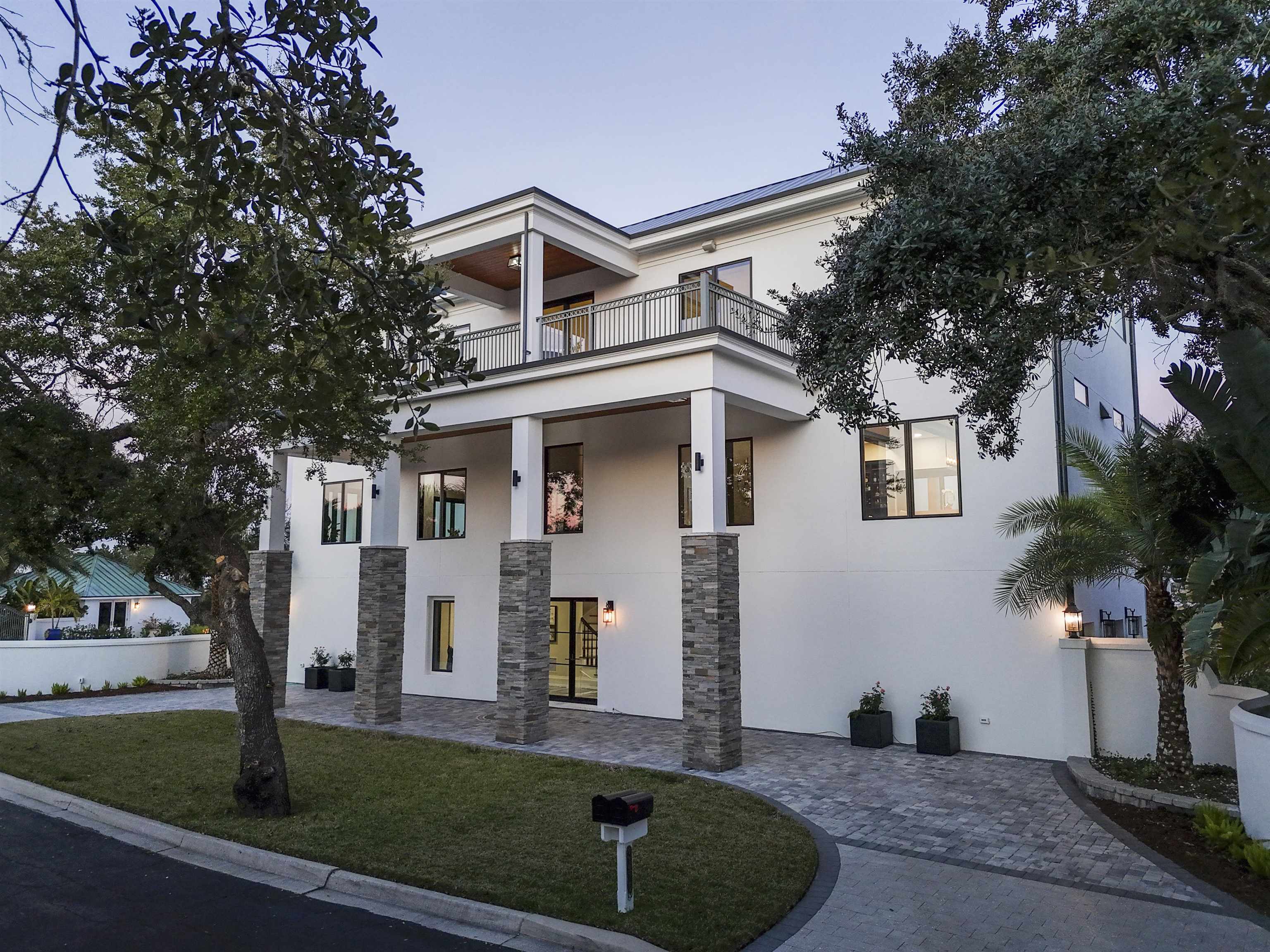 3418 Lands End Dr