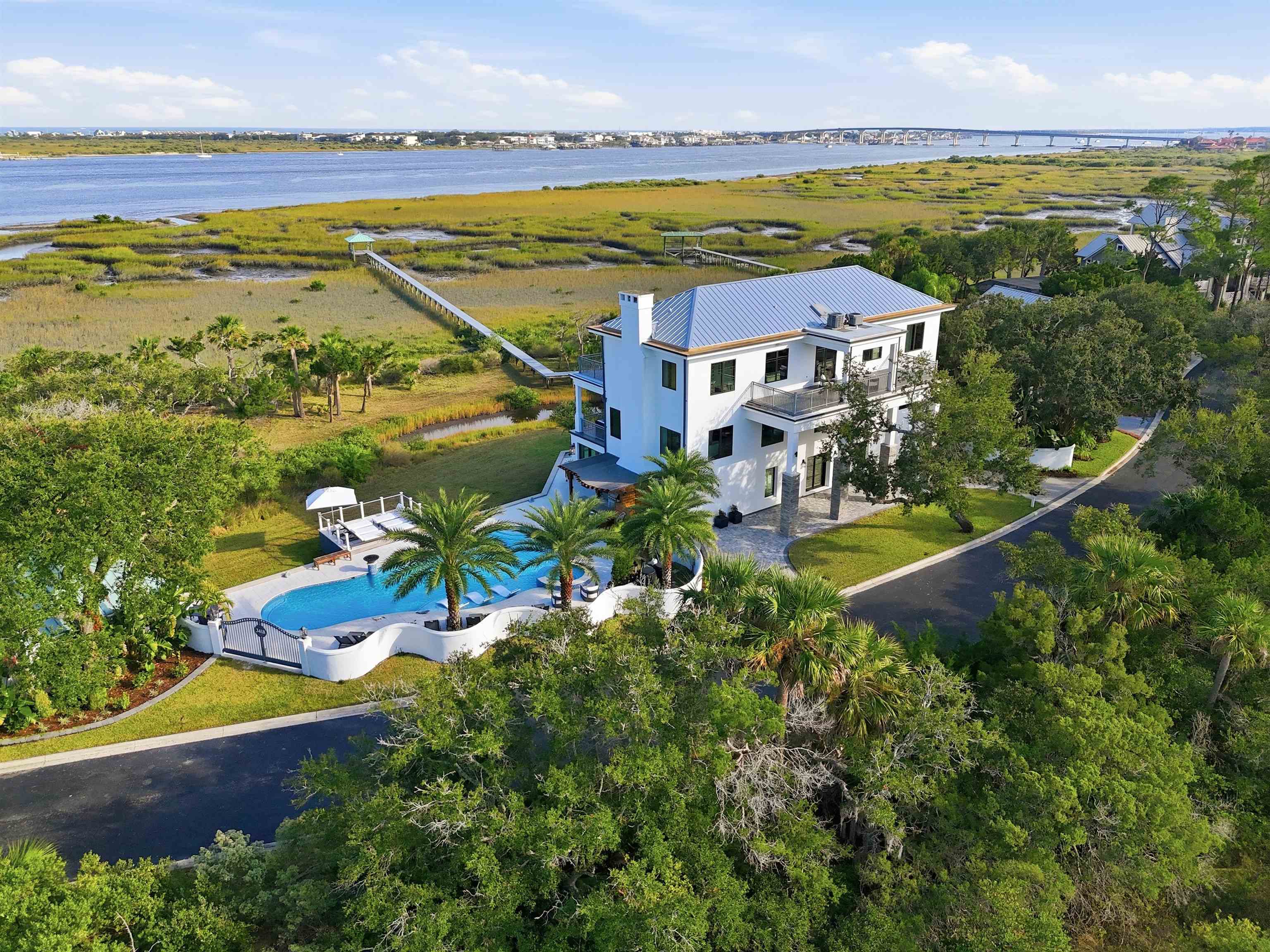 3418 Lands End Dr