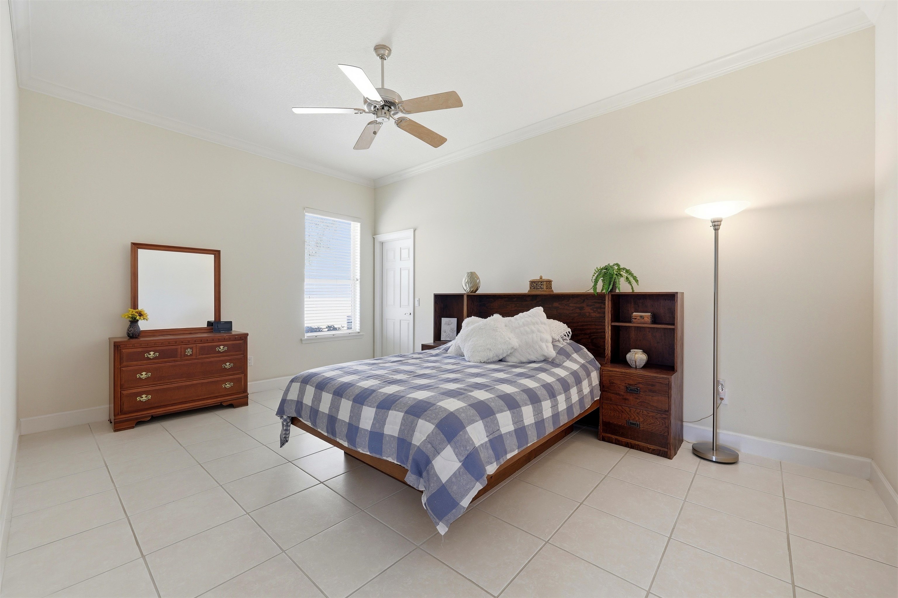 249 Fiddlers Point Dr