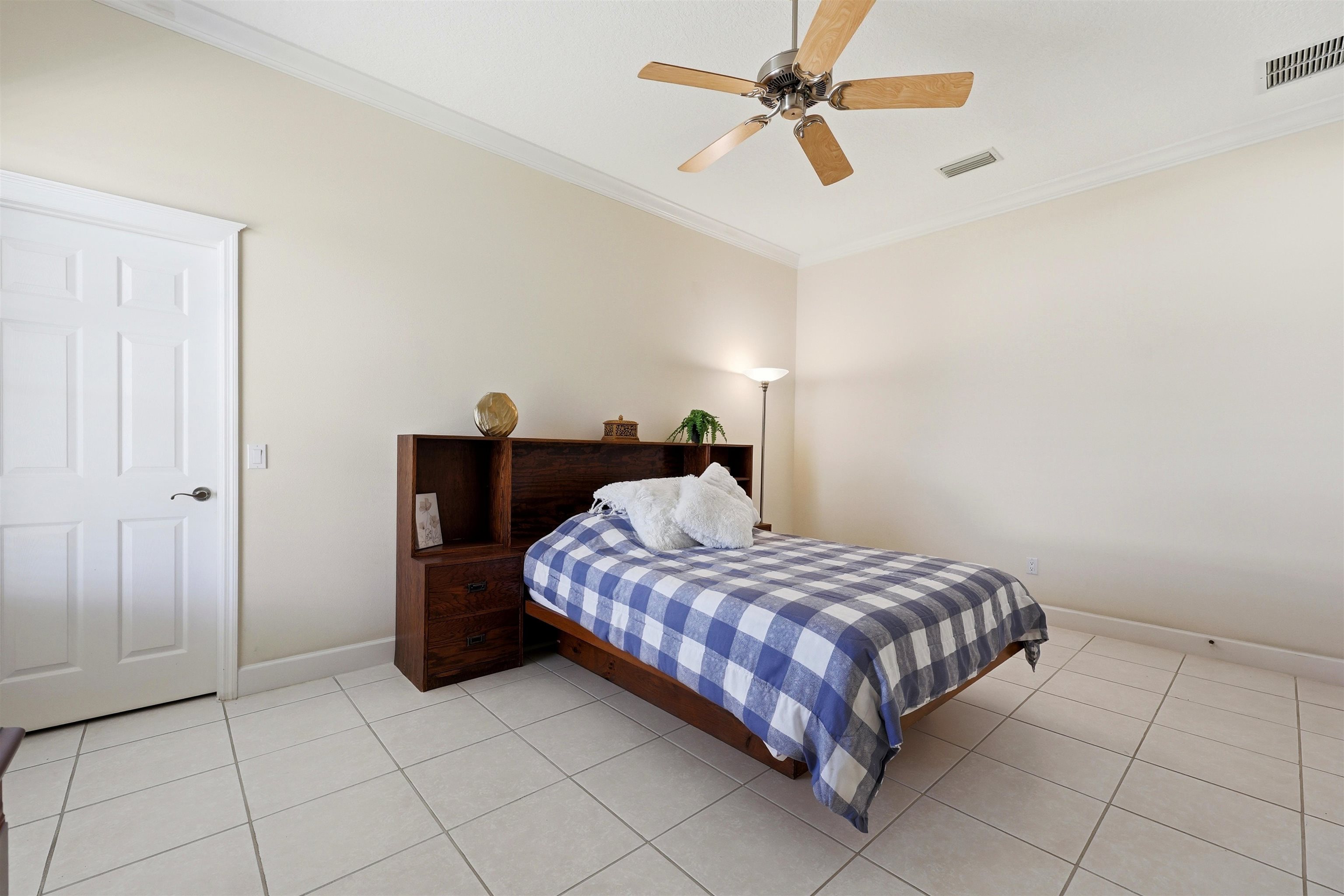 249 Fiddlers Point Dr