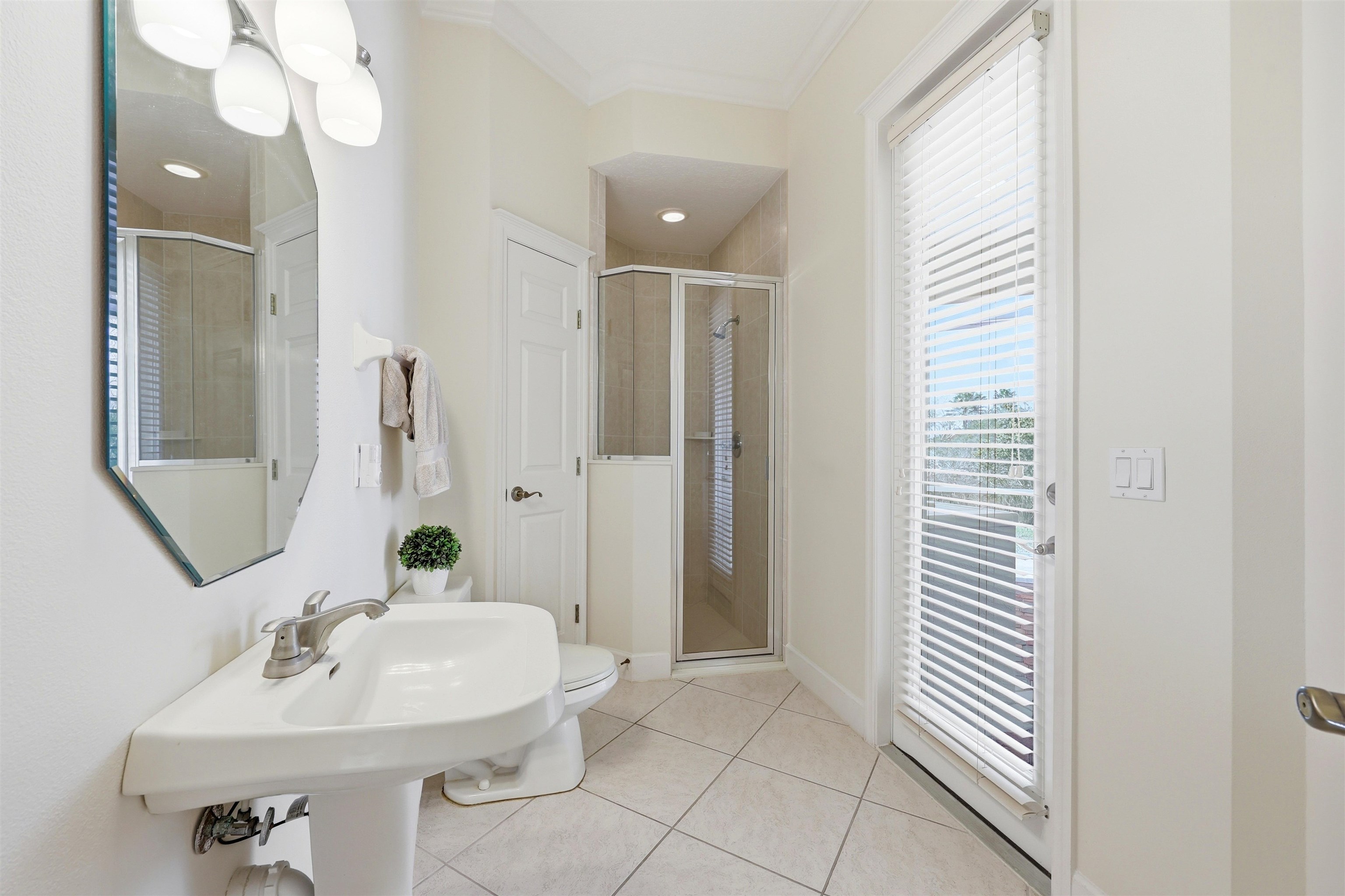 249 Fiddlers Point Dr