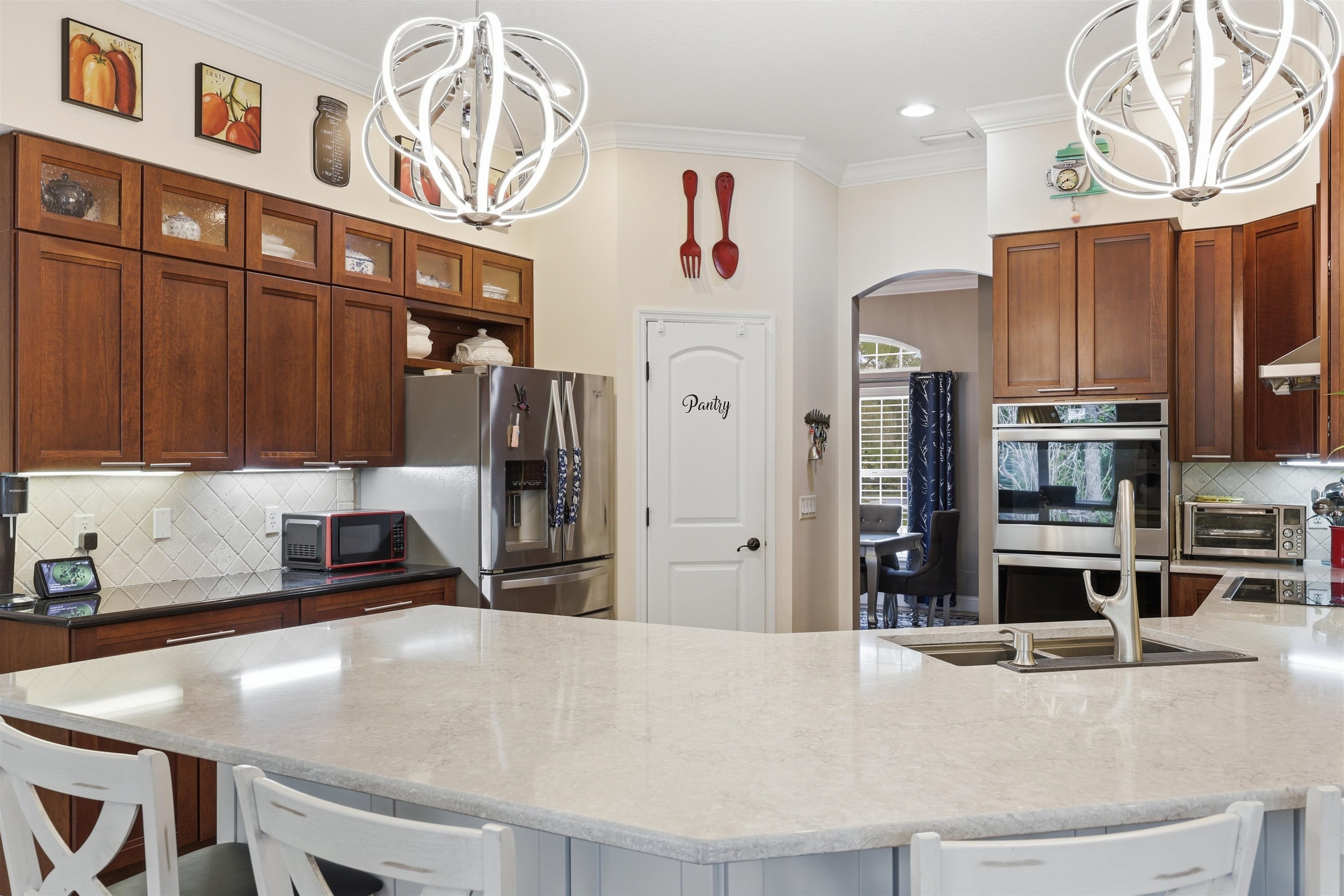 417 Leotta Dr