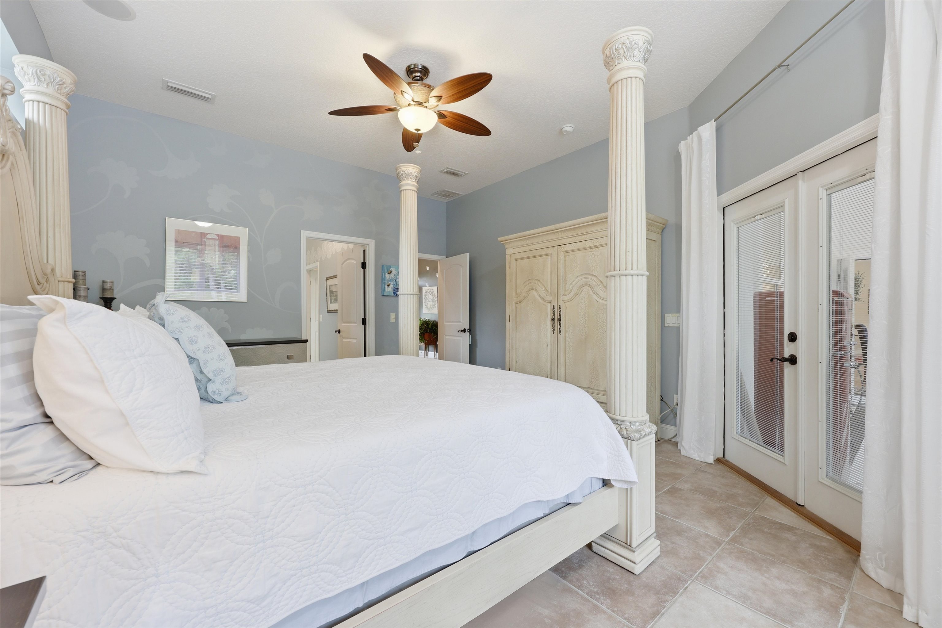 417 Leotta Dr