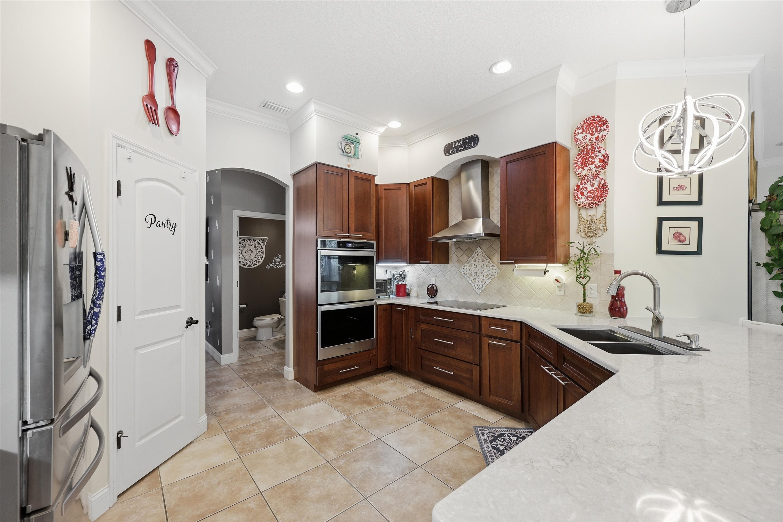 417 Leotta Dr