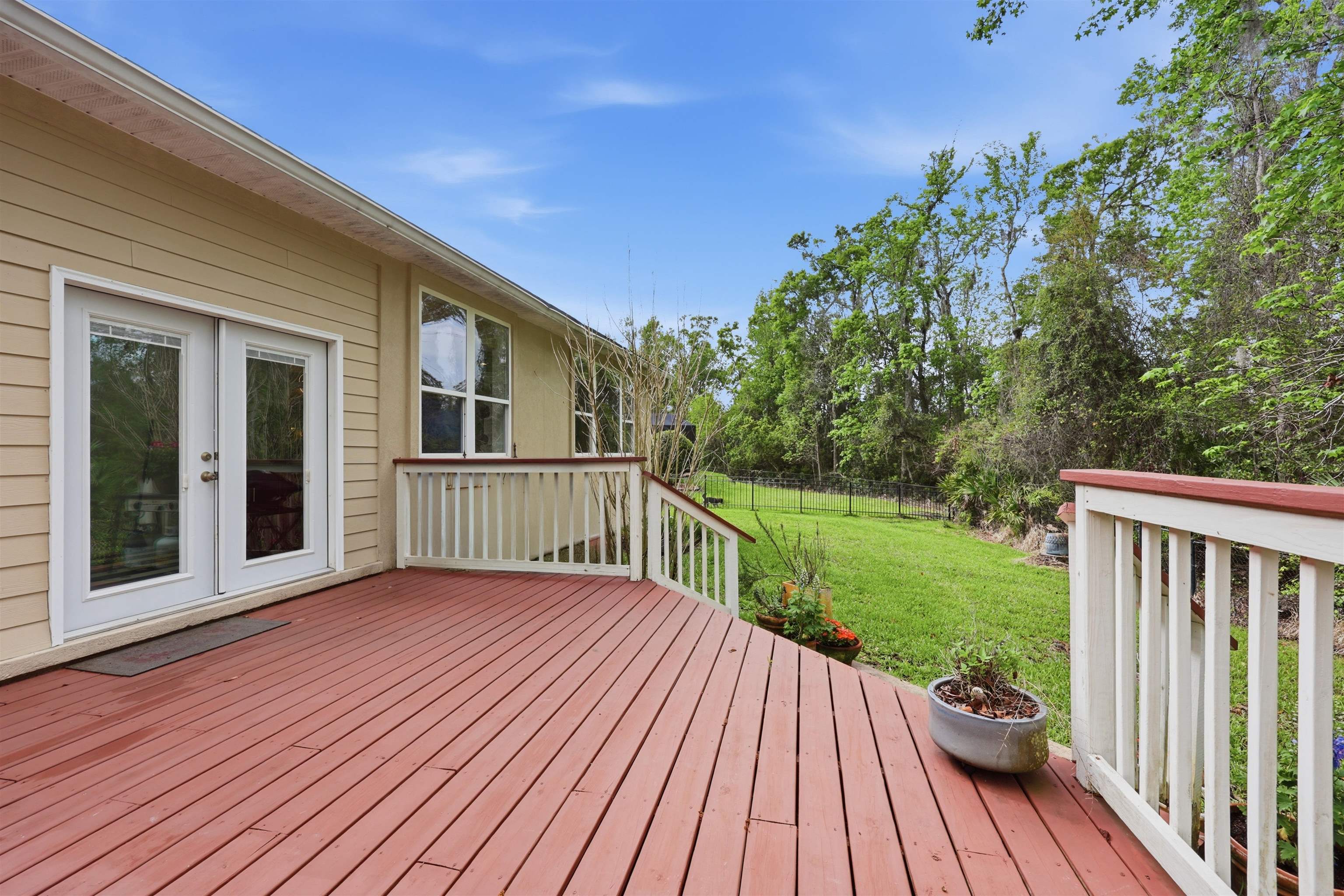417 Leotta Dr