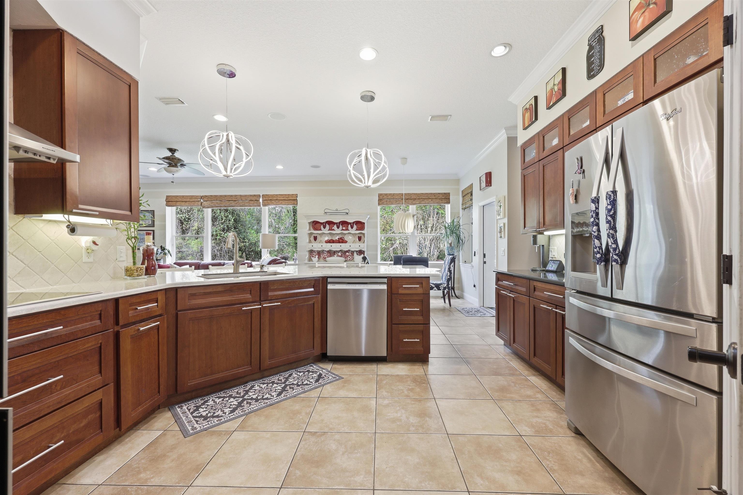 417 Leotta Dr
