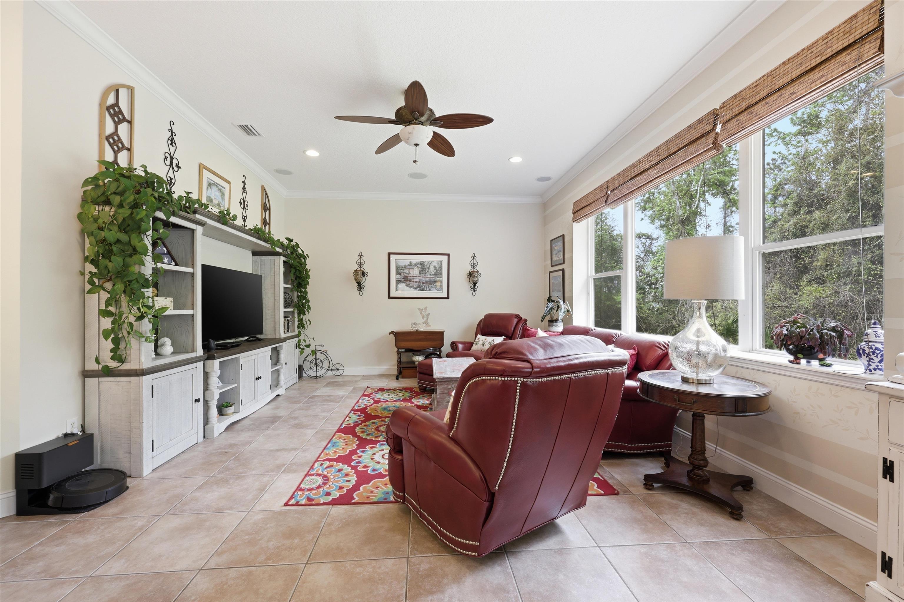 417 Leotta Dr