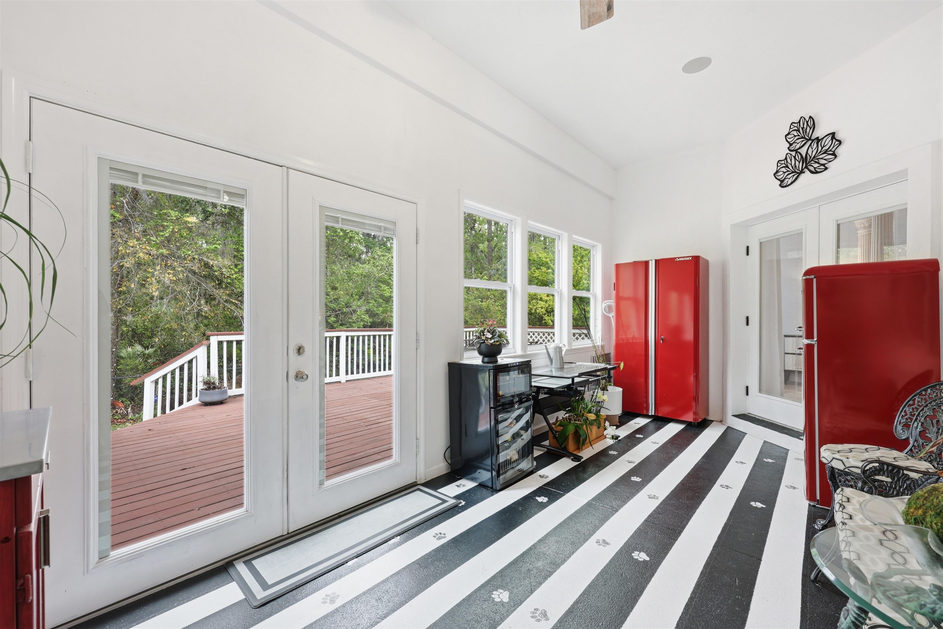 417 Leotta Dr
