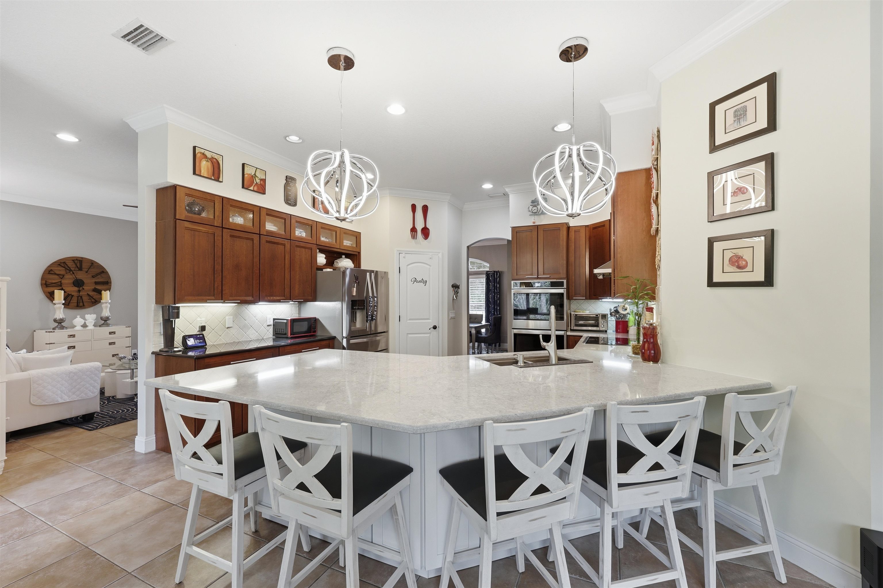 417 Leotta Dr