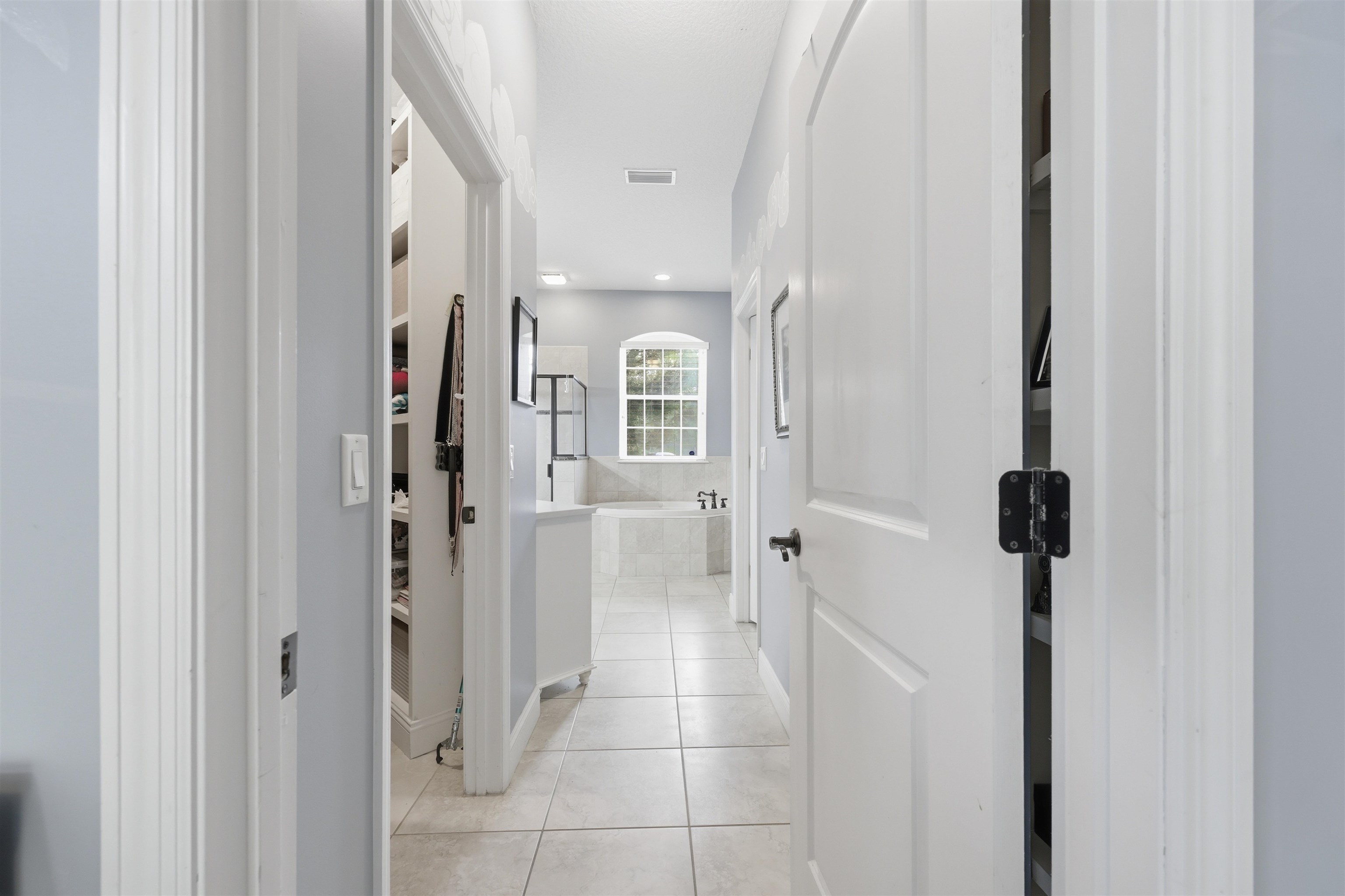 417 Leotta Dr