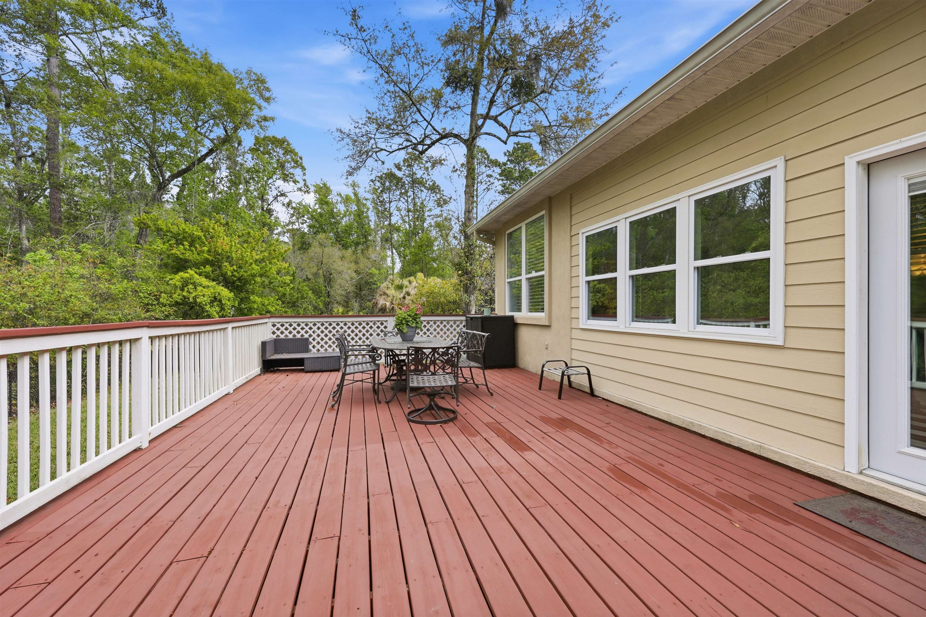 417 Leotta Dr