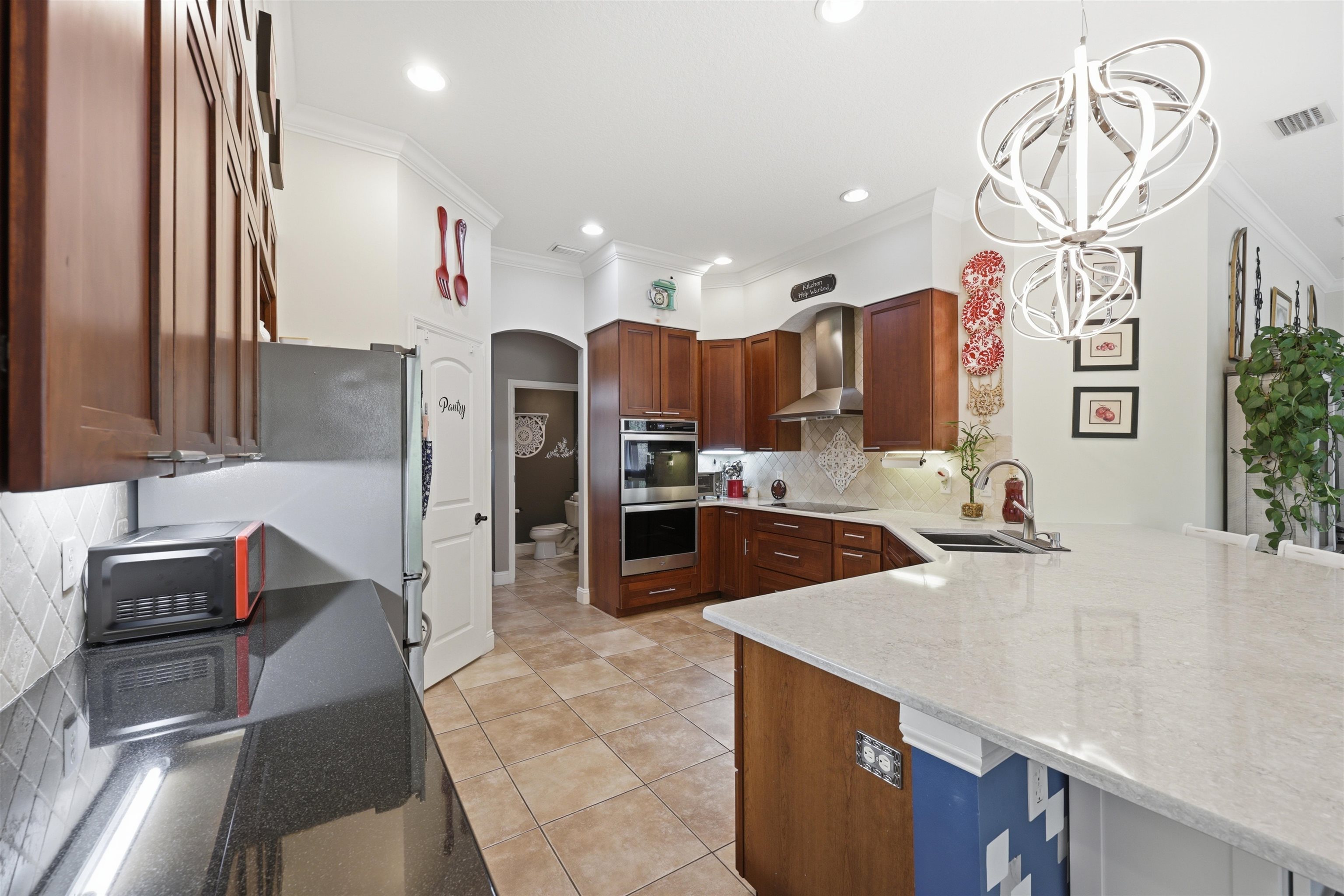 417 Leotta Dr