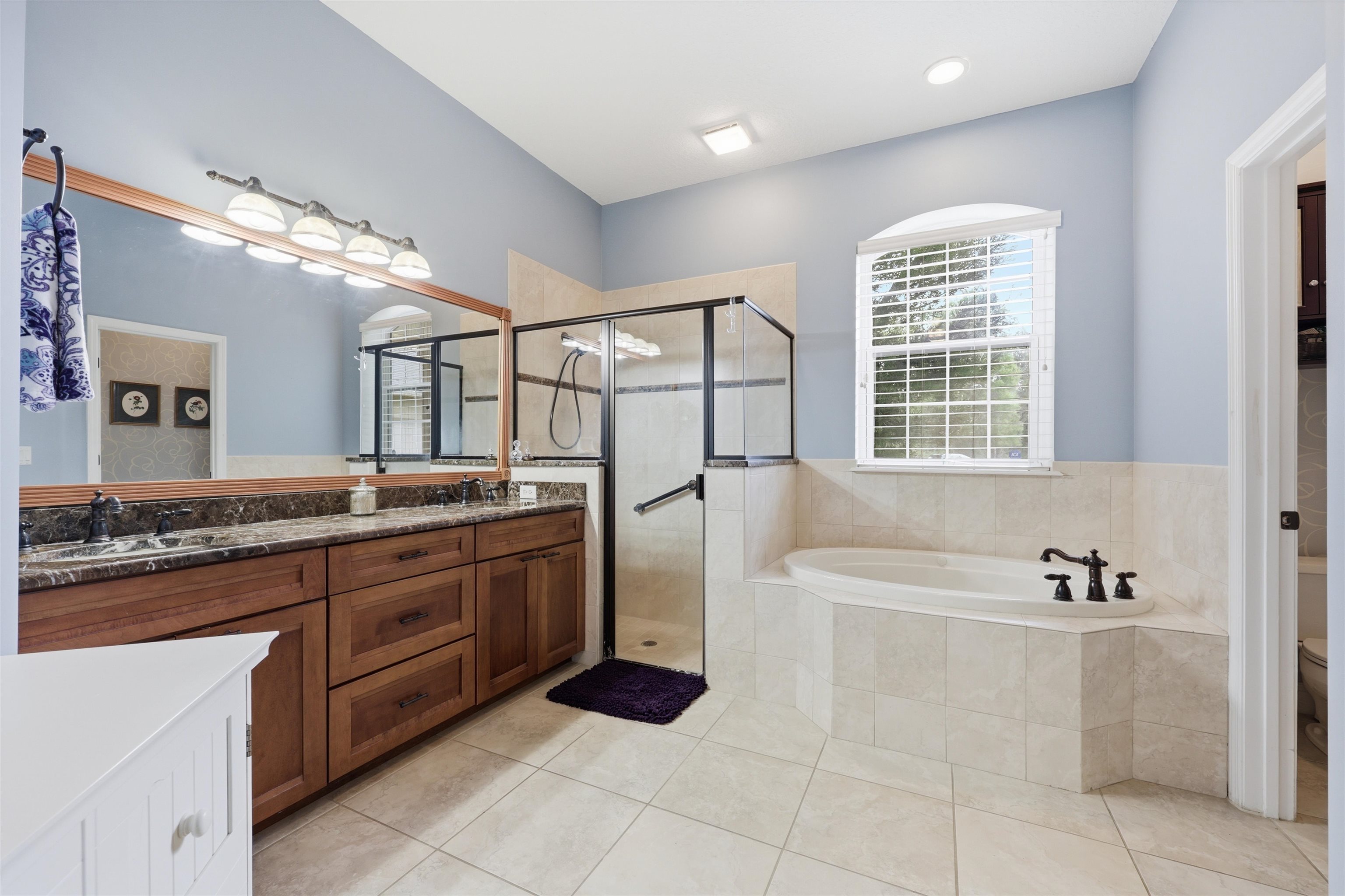 417 Leotta Dr