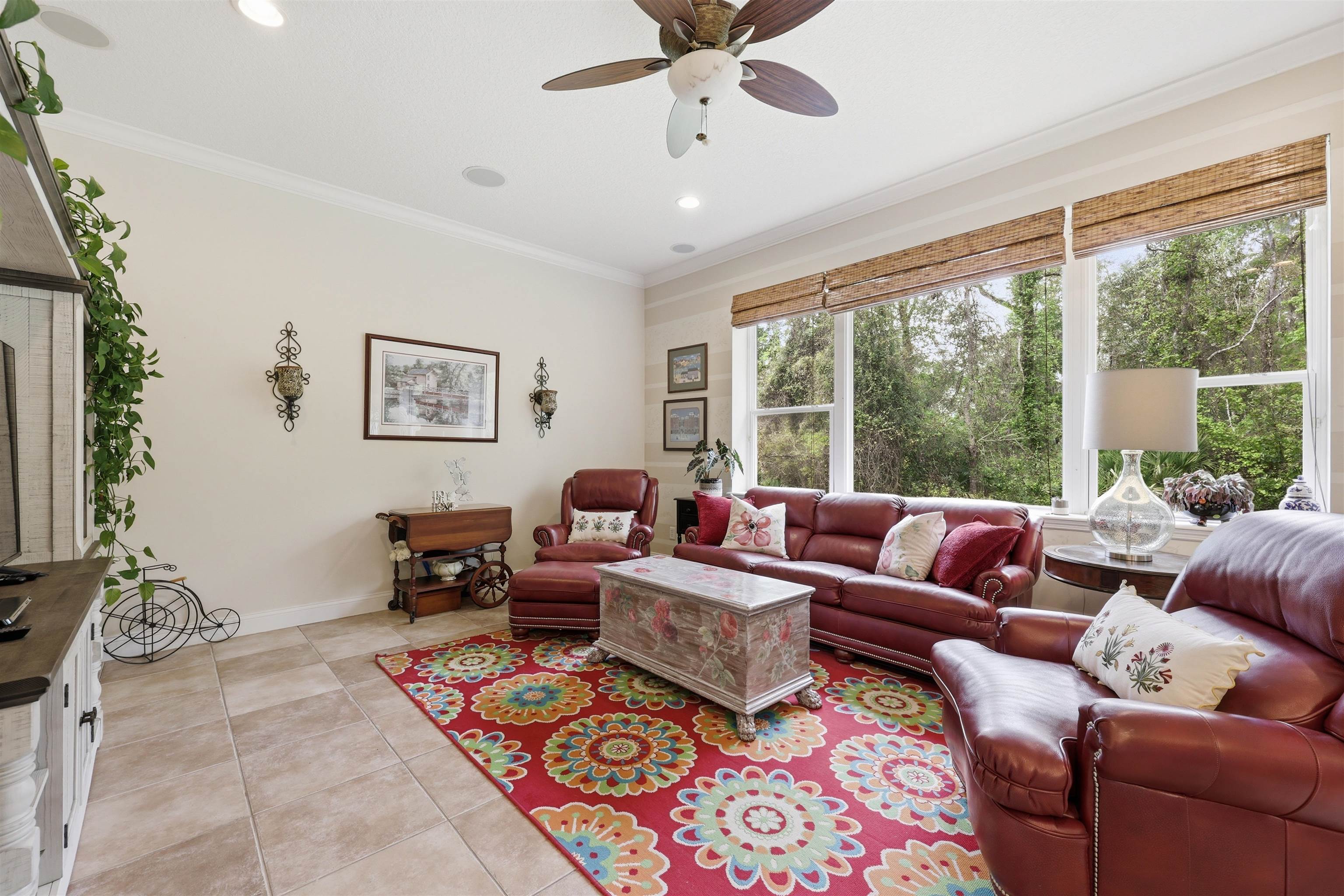 417 Leotta Dr