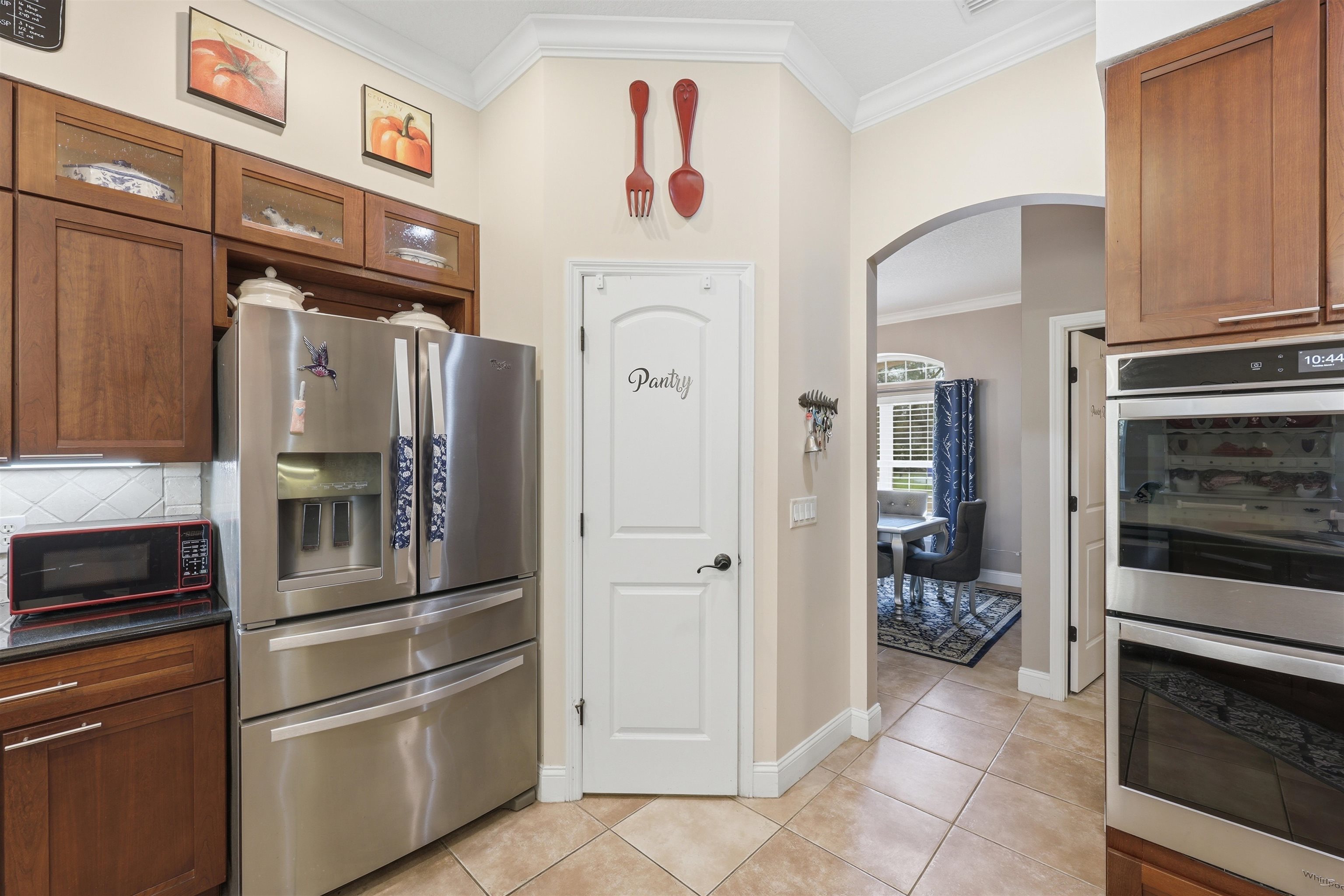 417 Leotta Dr