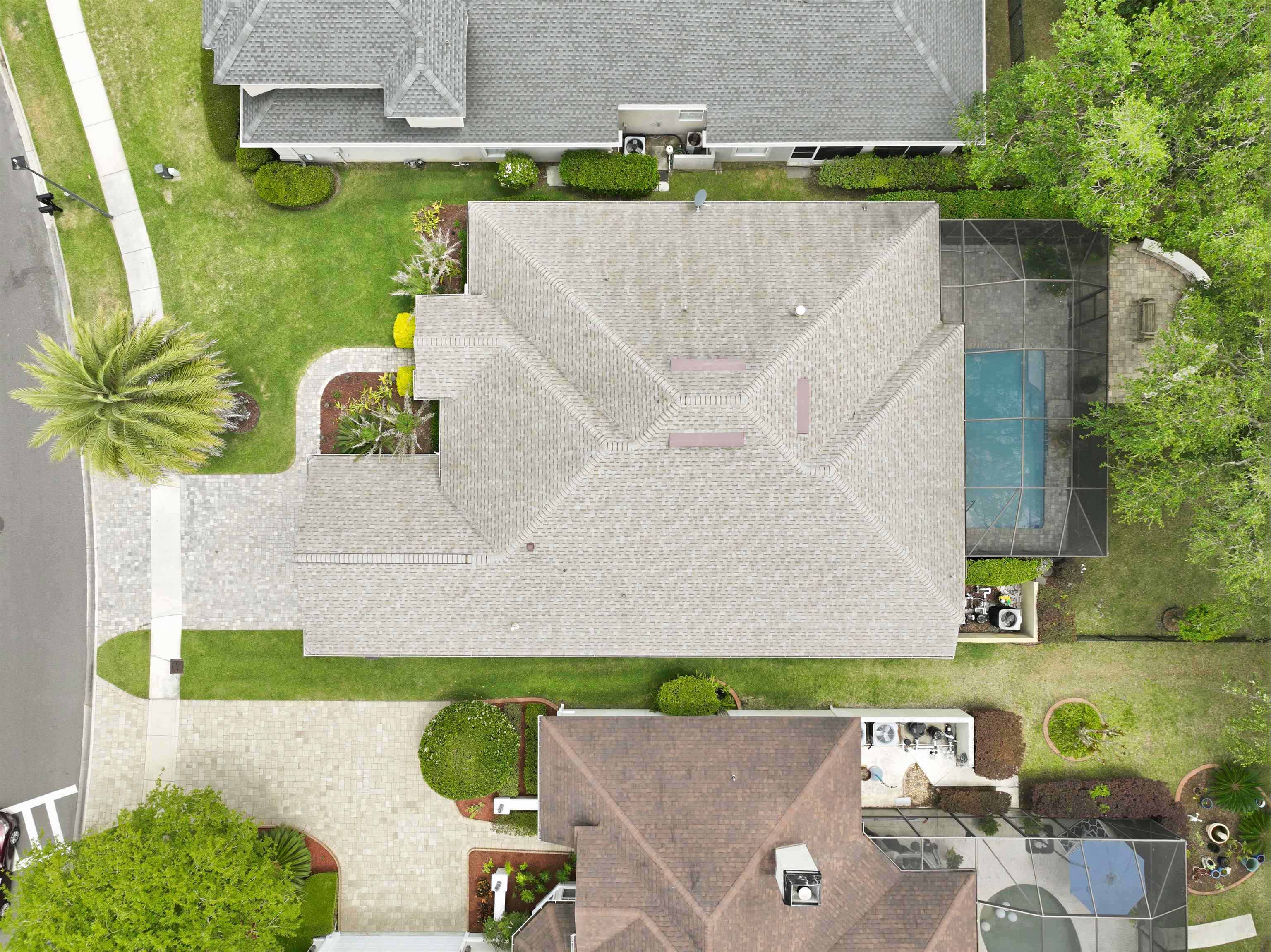 121 Edge Of Woods Rd