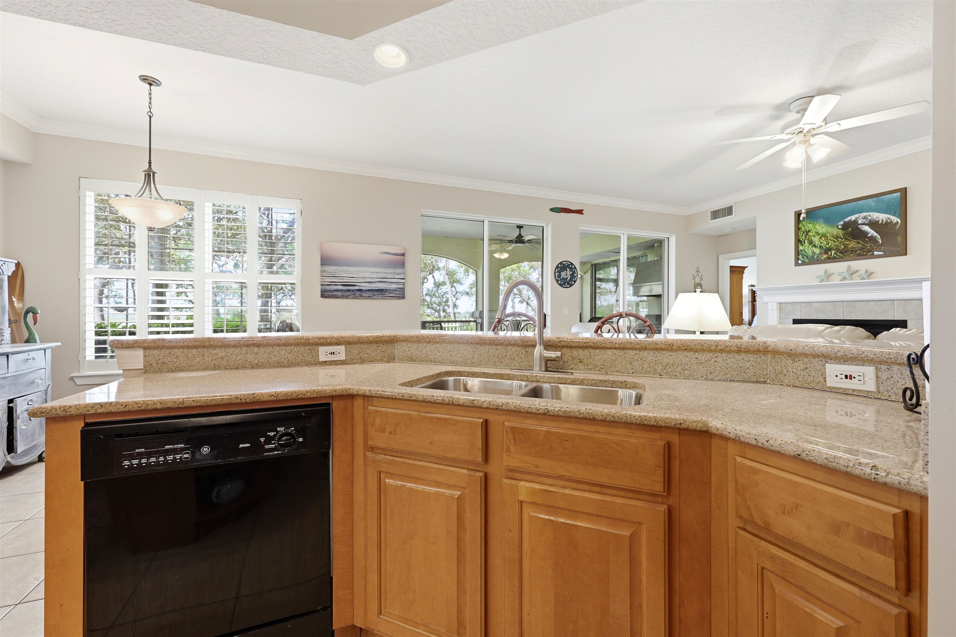215 S Ocean Grande Dr Unit: 103