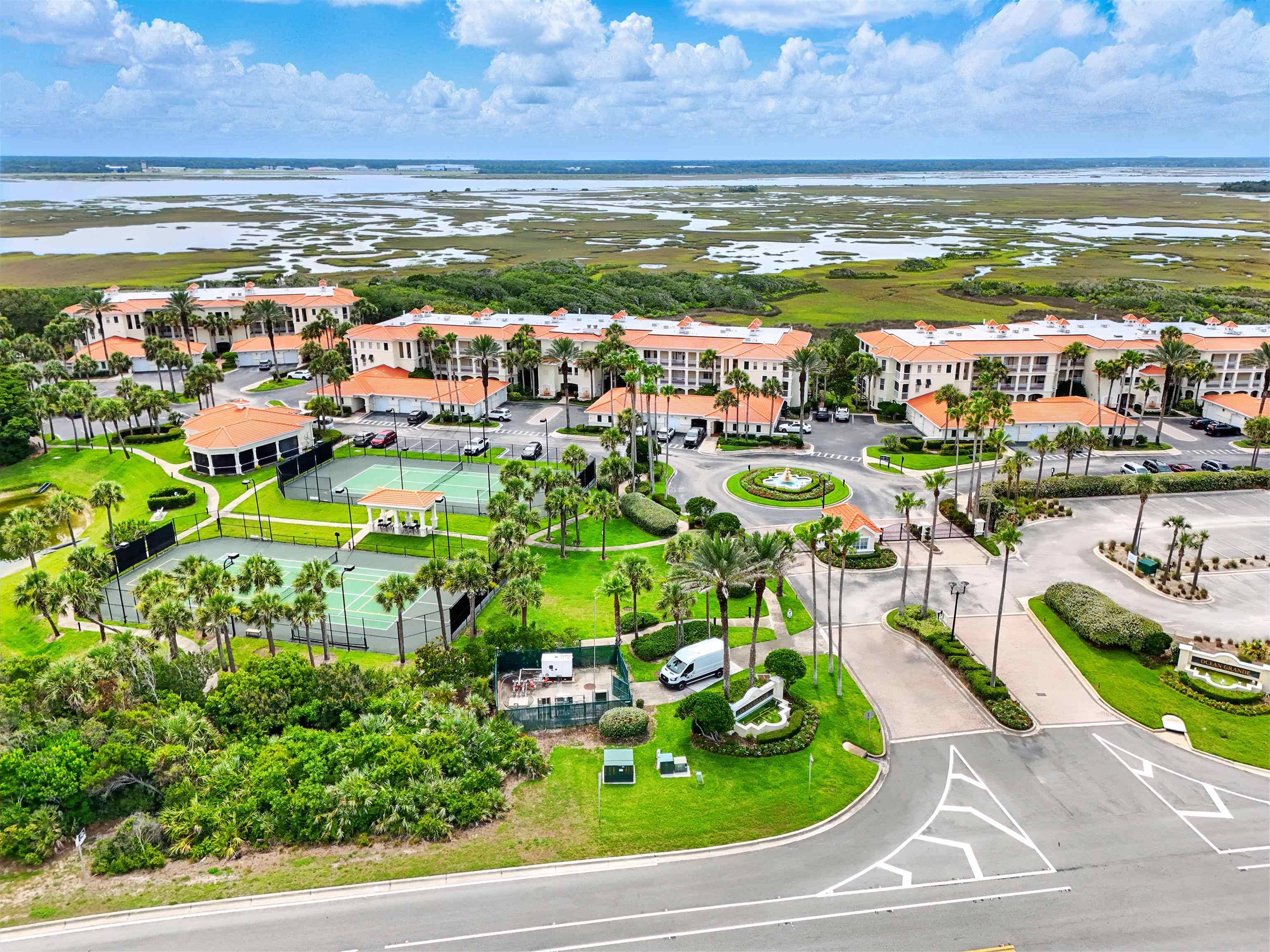 215 S Ocean Grande Dr Unit: 103
