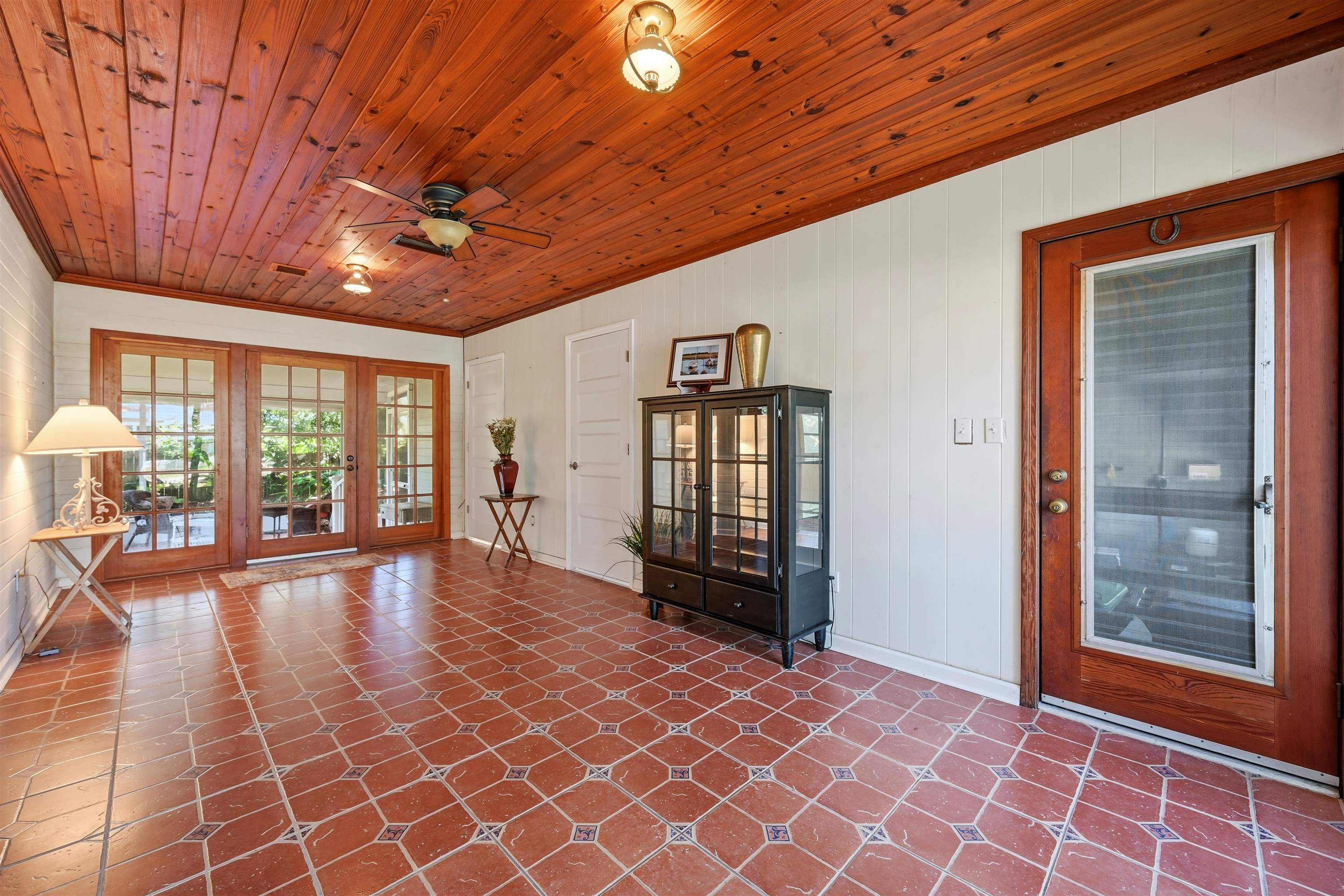 49 Sylvan Dr