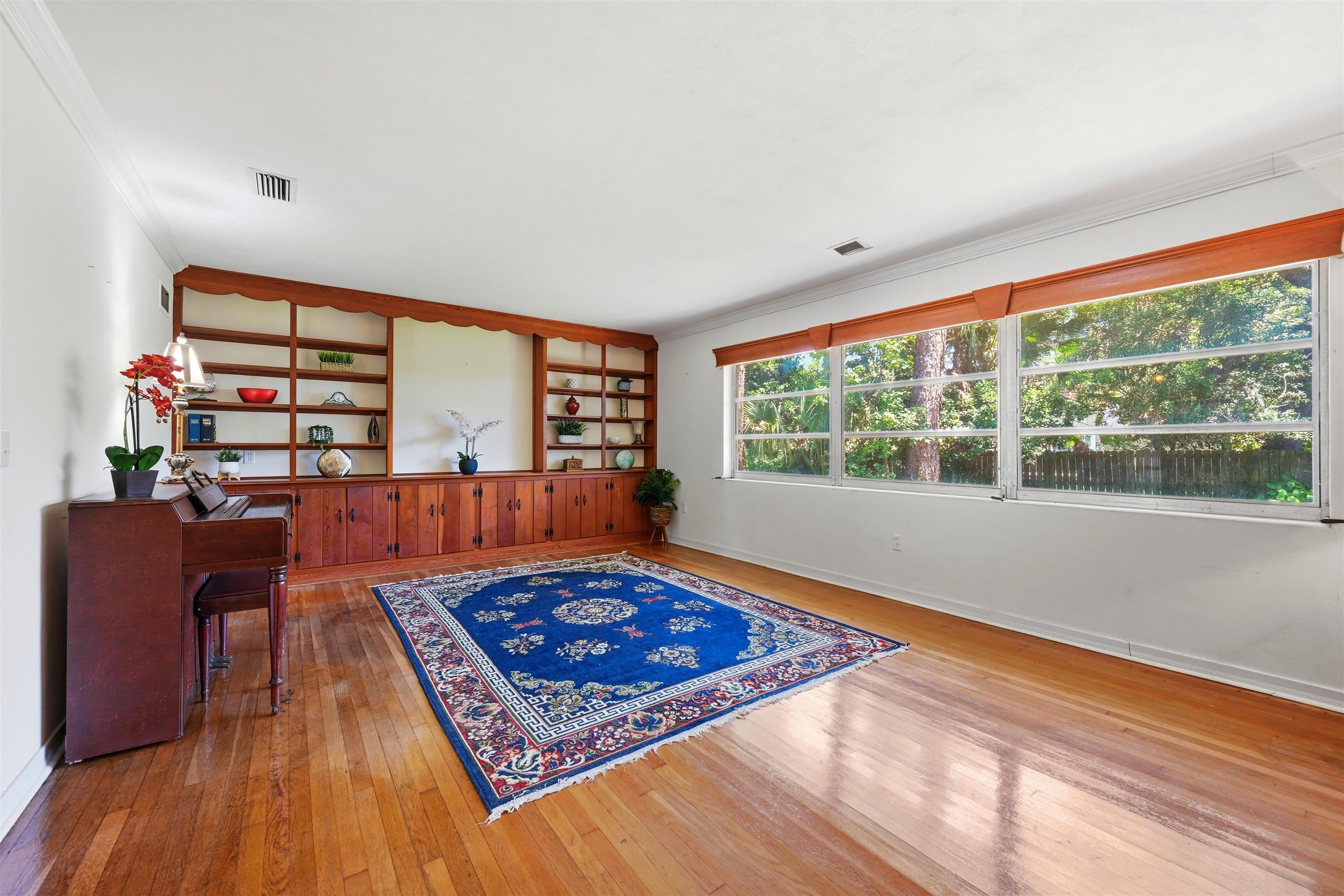 49 Sylvan Dr