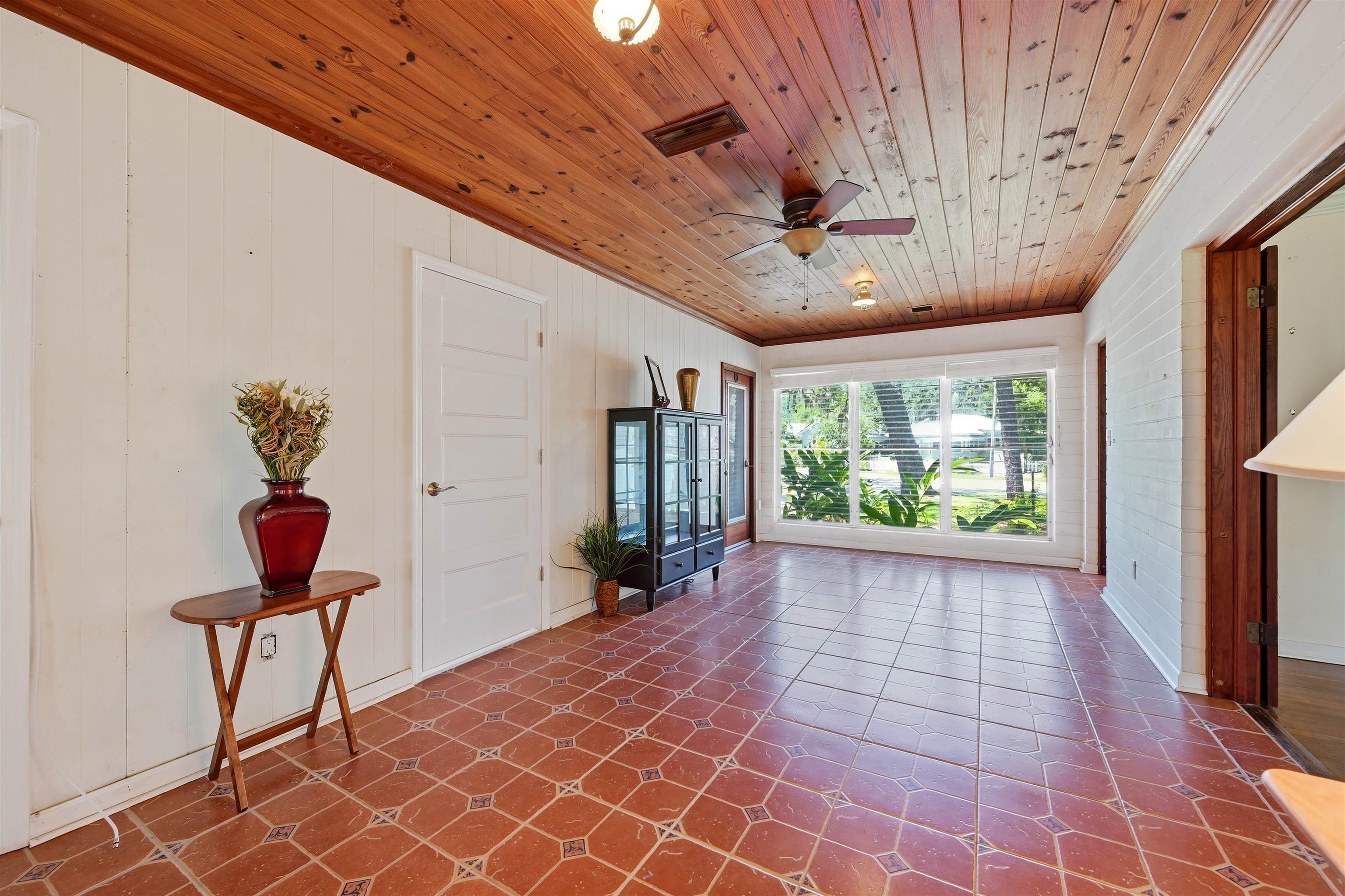 49 Sylvan Dr