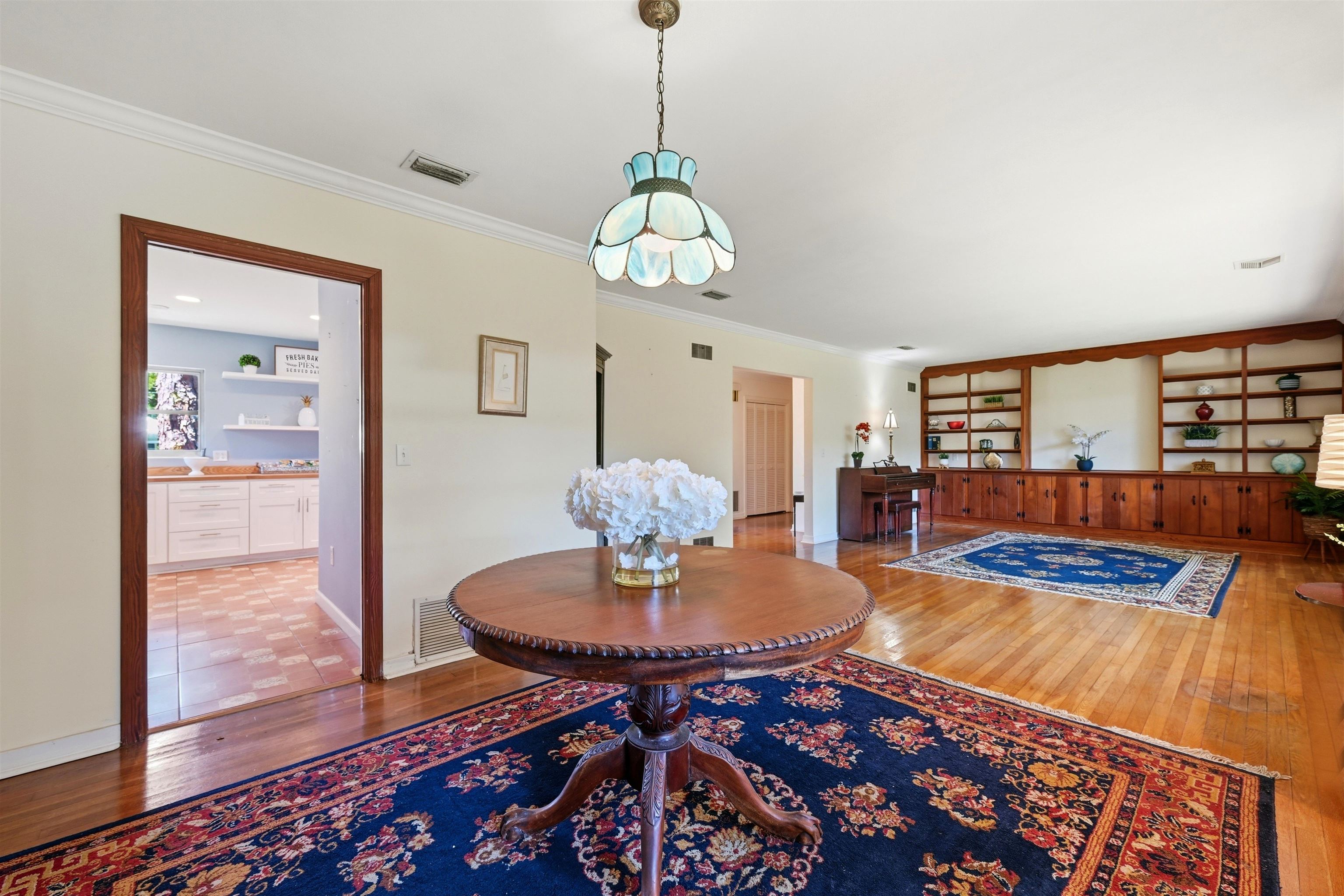 49 Sylvan Dr