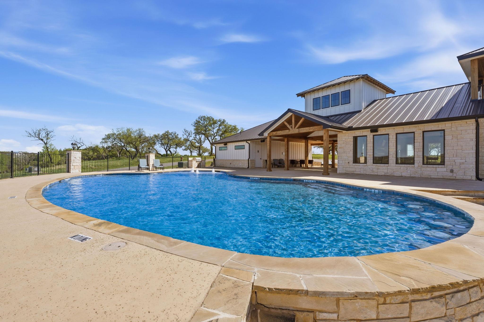 4 Creek Hollow WAY