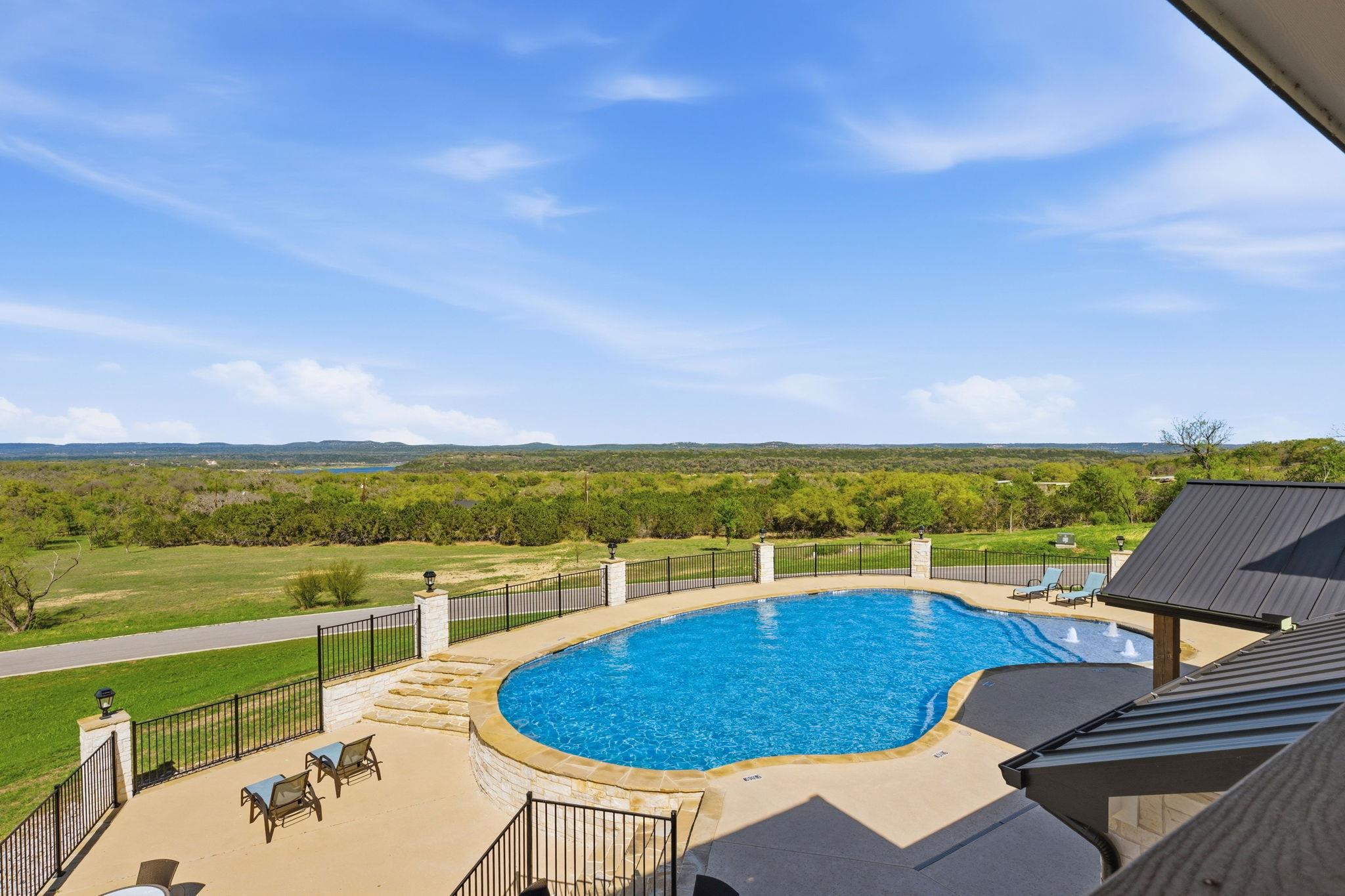 4 Creek Hollow WAY