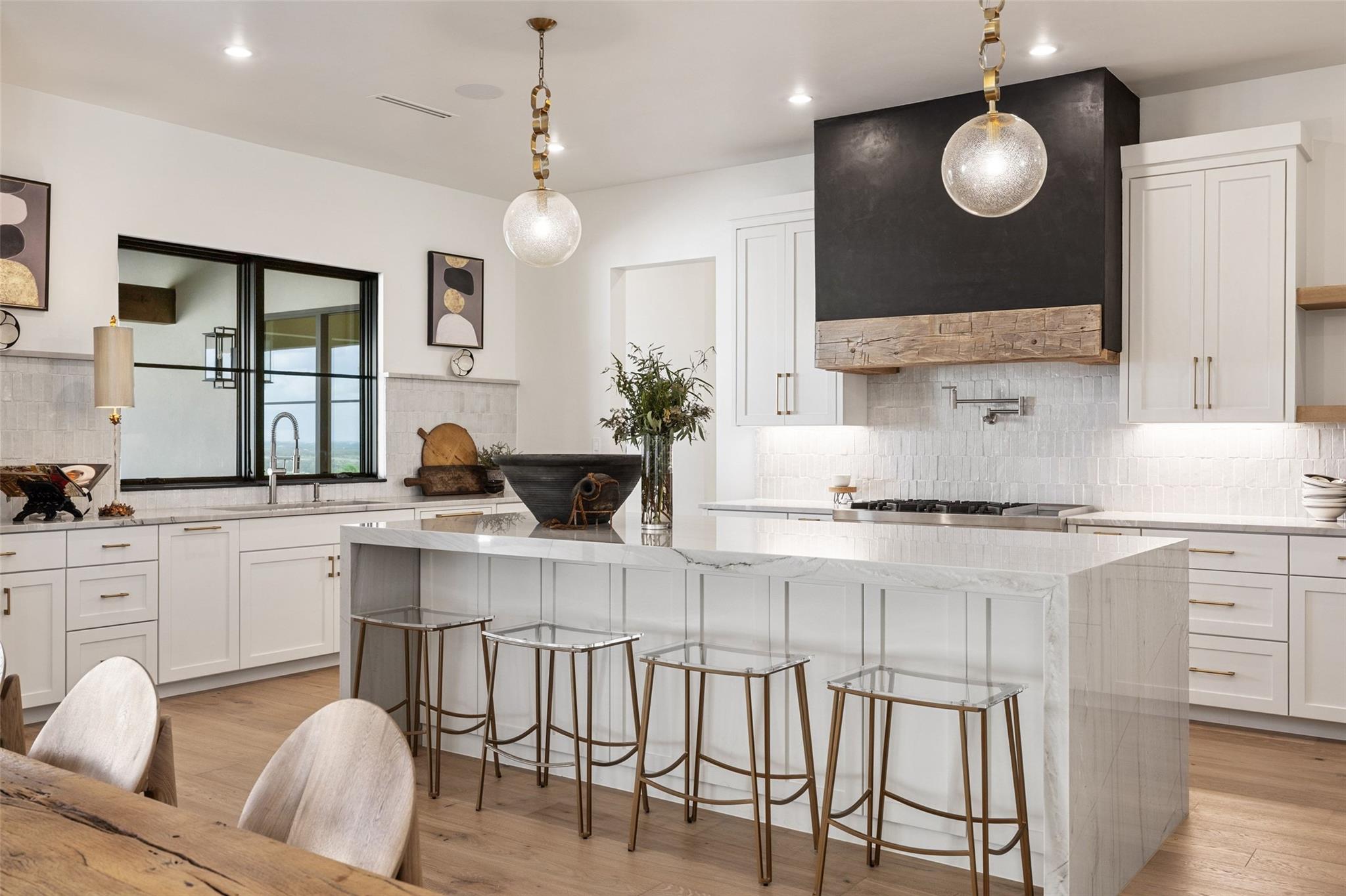 4 Creek Hollow WAY