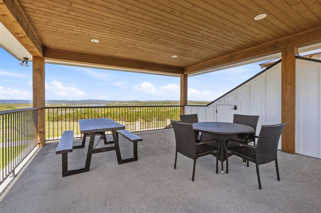 4 Creek Hollow WAY