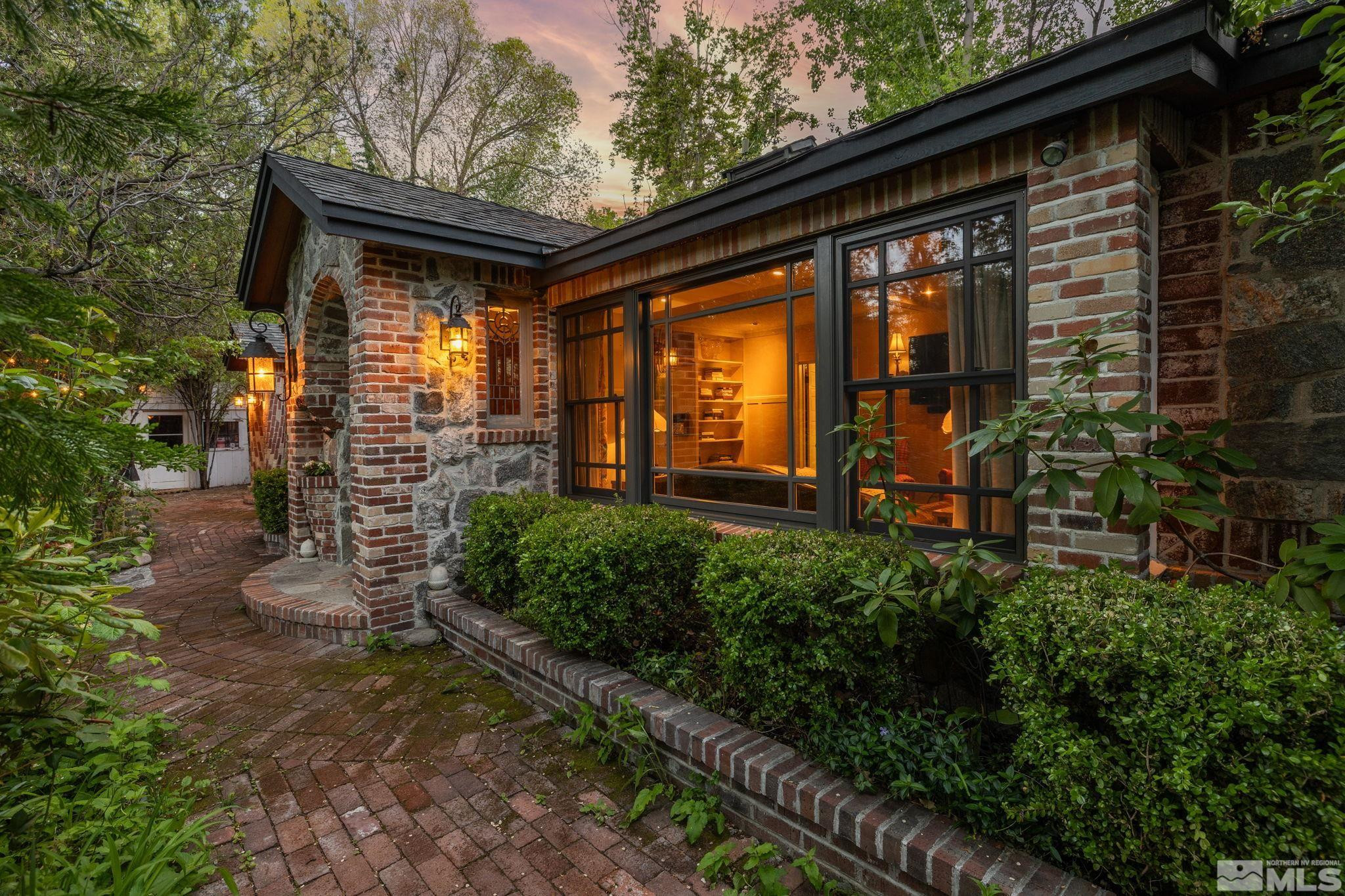 1555 S Marsh Ave.
