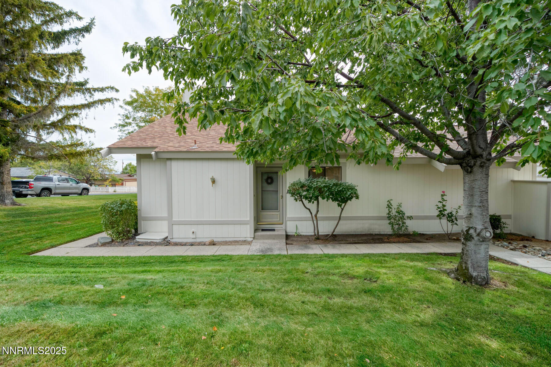 1270 Searchlite Court