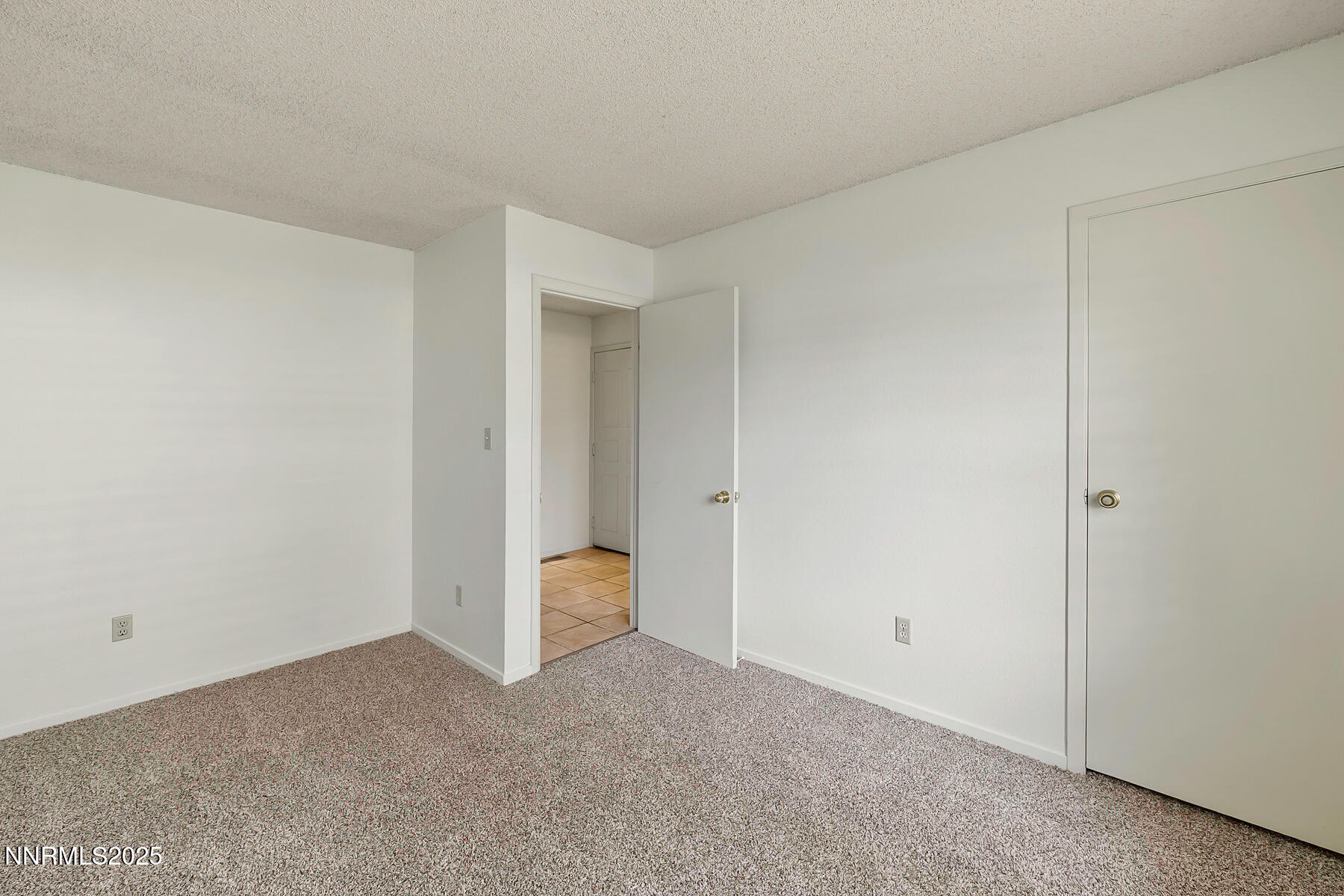 1270 Searchlite Court