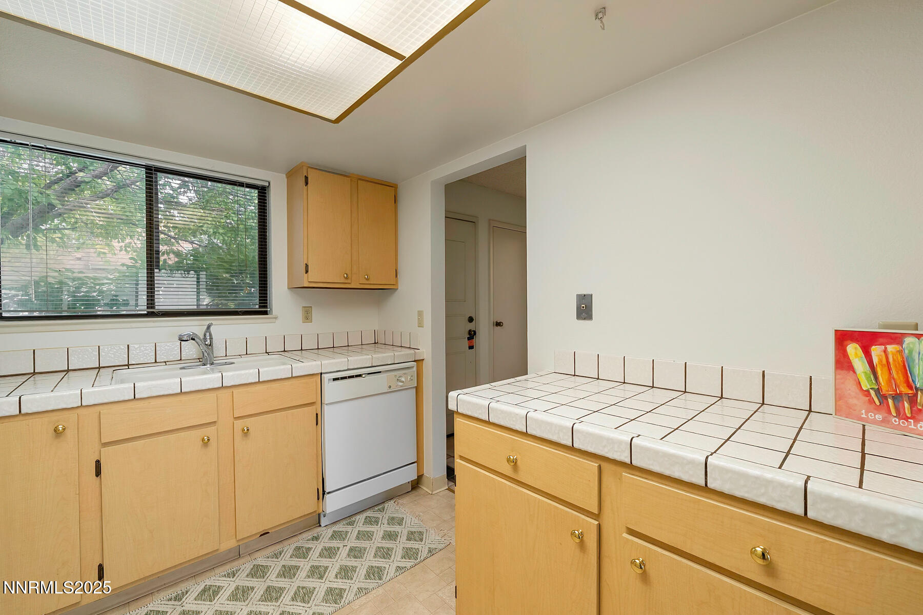 1270 Searchlite Court