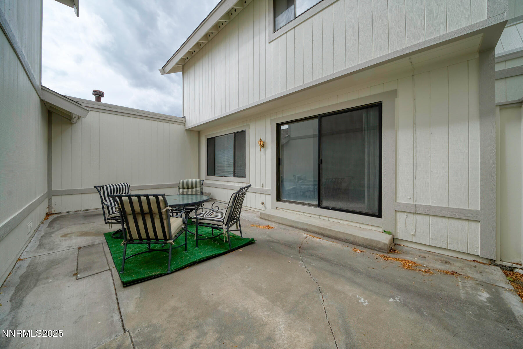 1270 Searchlite Court