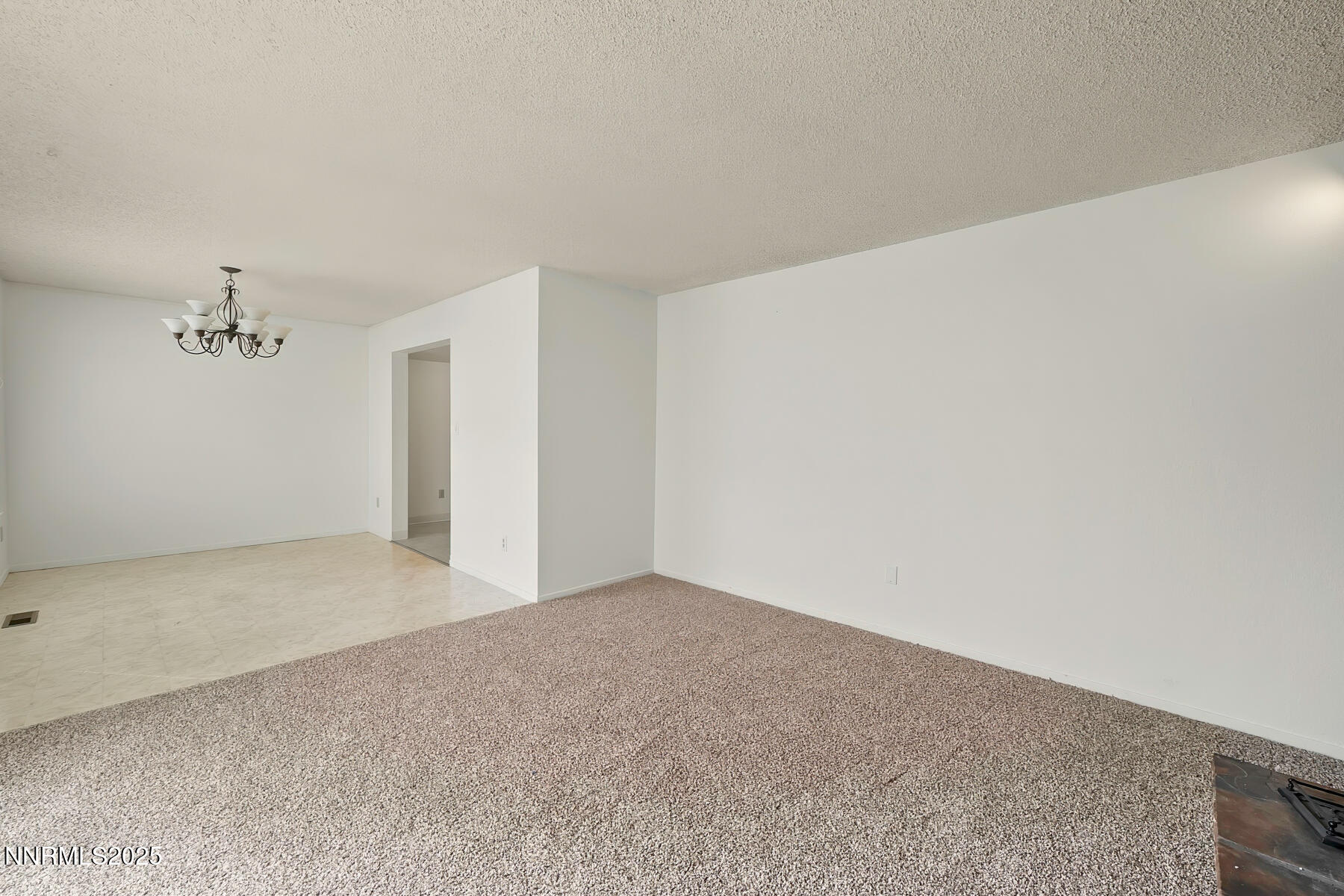 1270 Searchlite Court