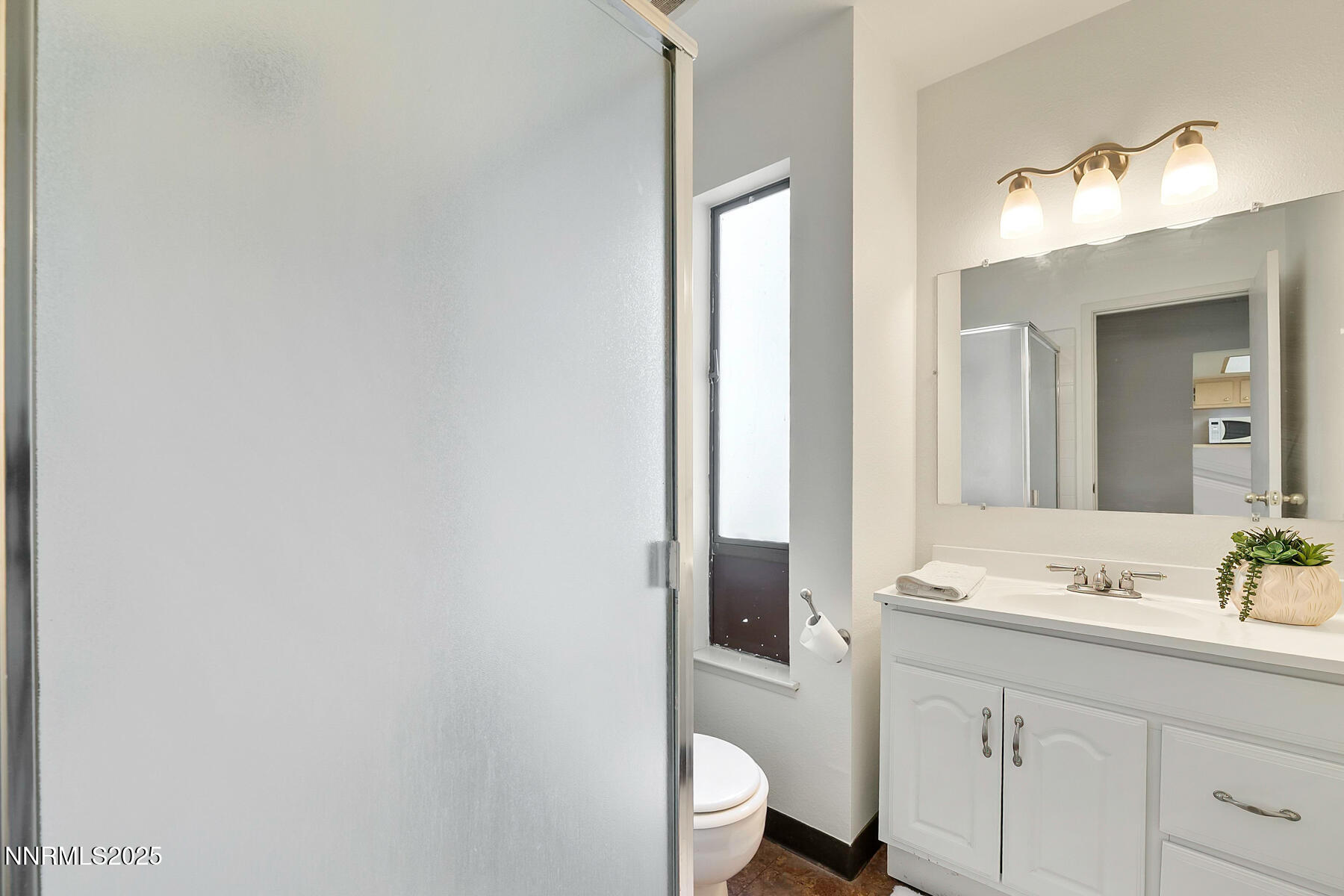 1270 Searchlite Court