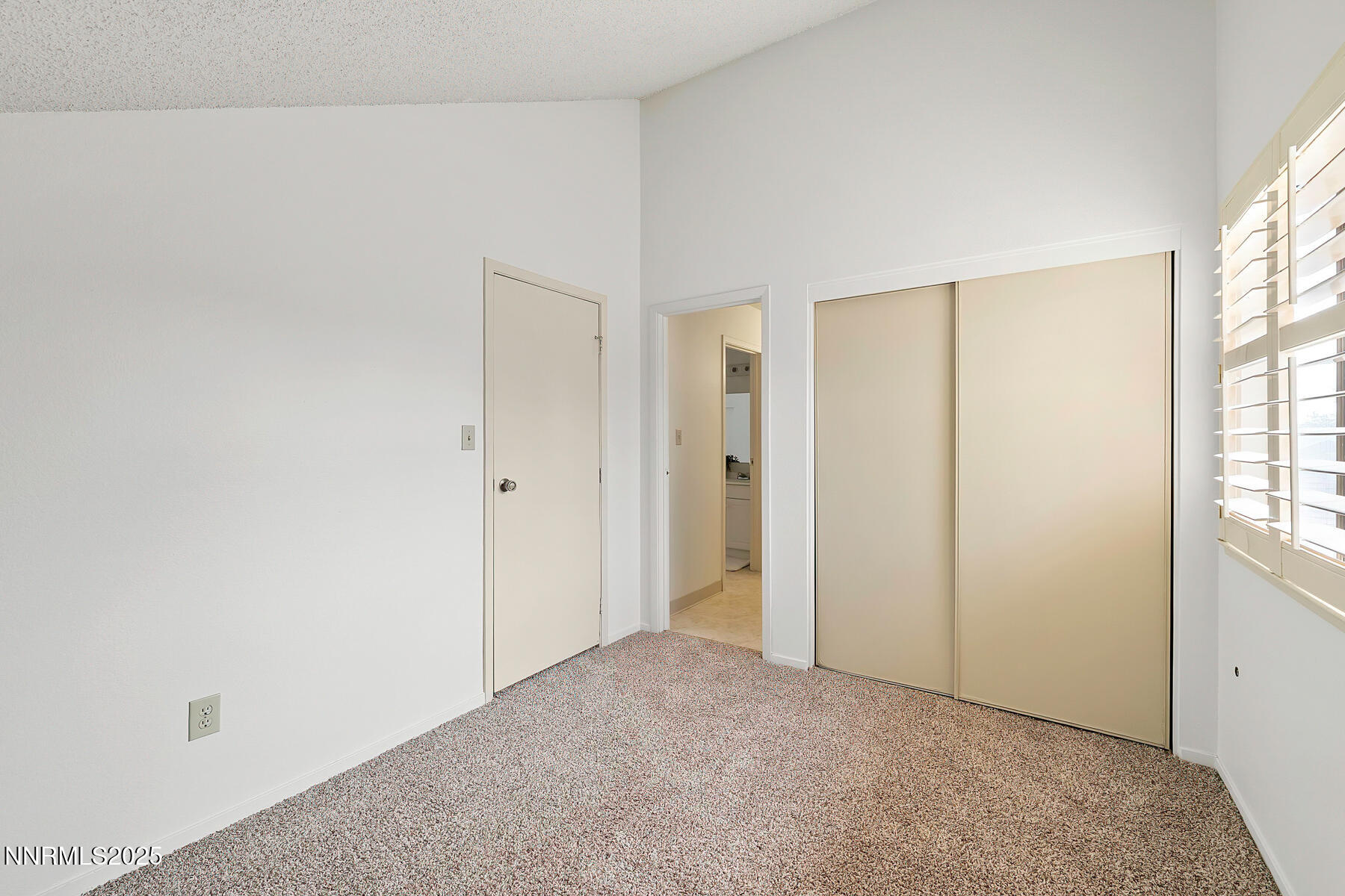 1270 Searchlite Court
