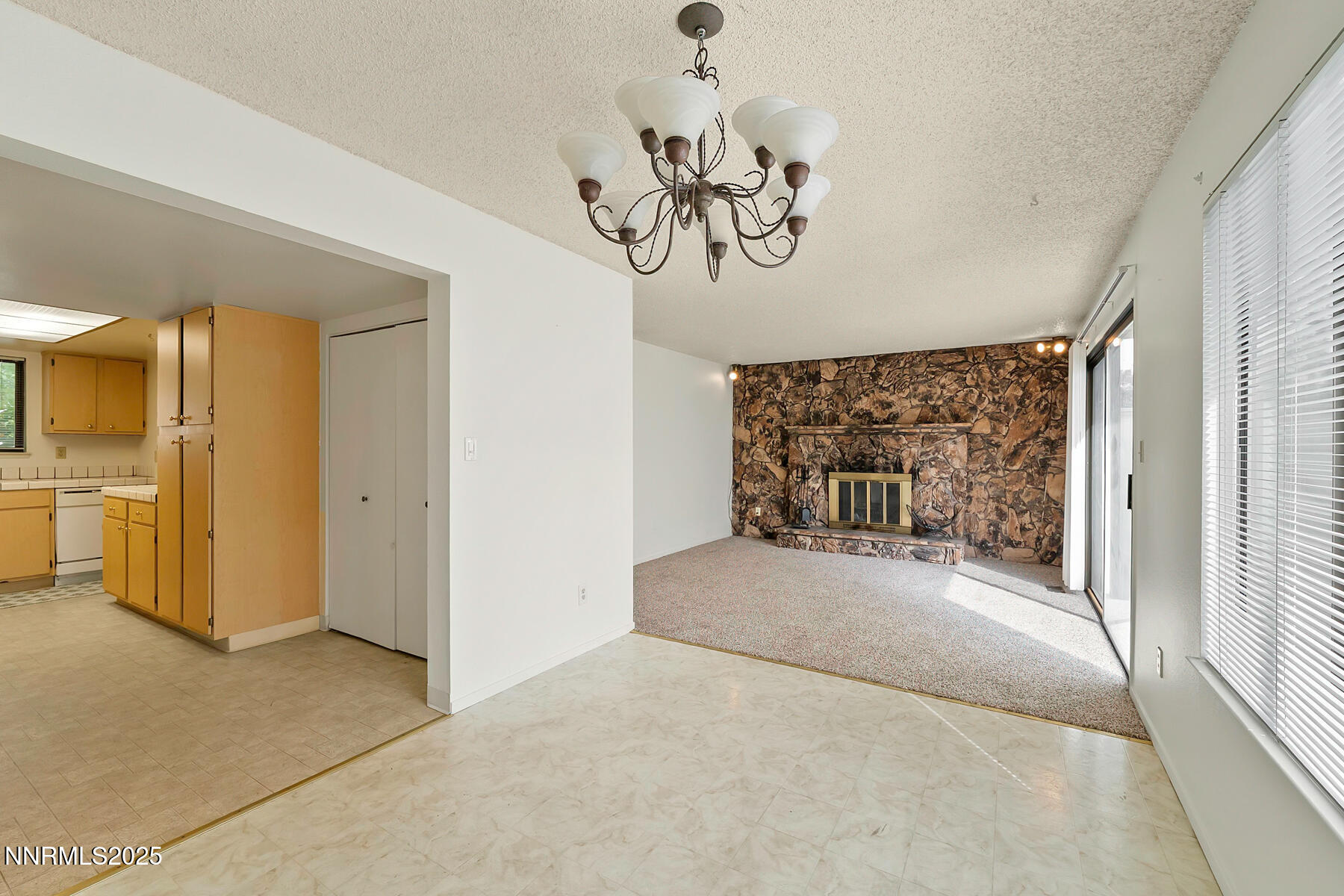 1270 Searchlite Court