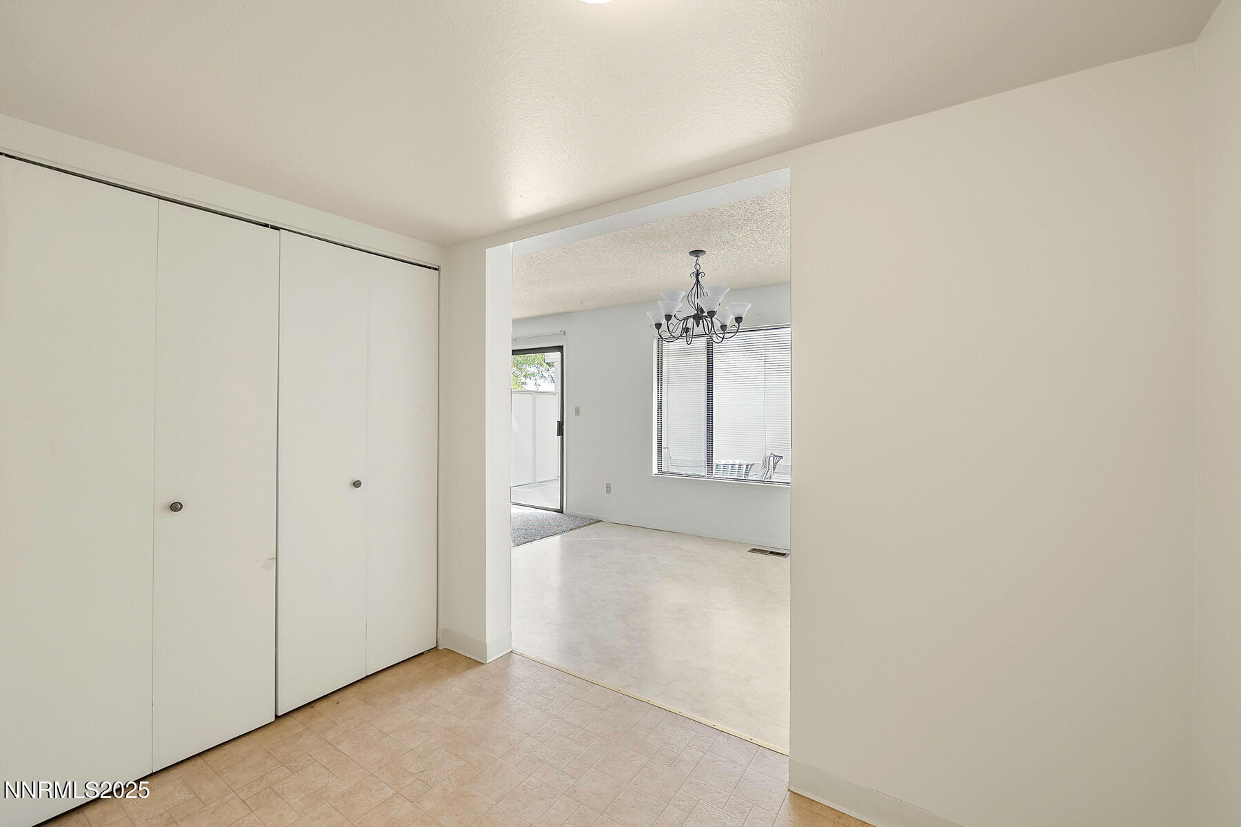 1270 Searchlite Court