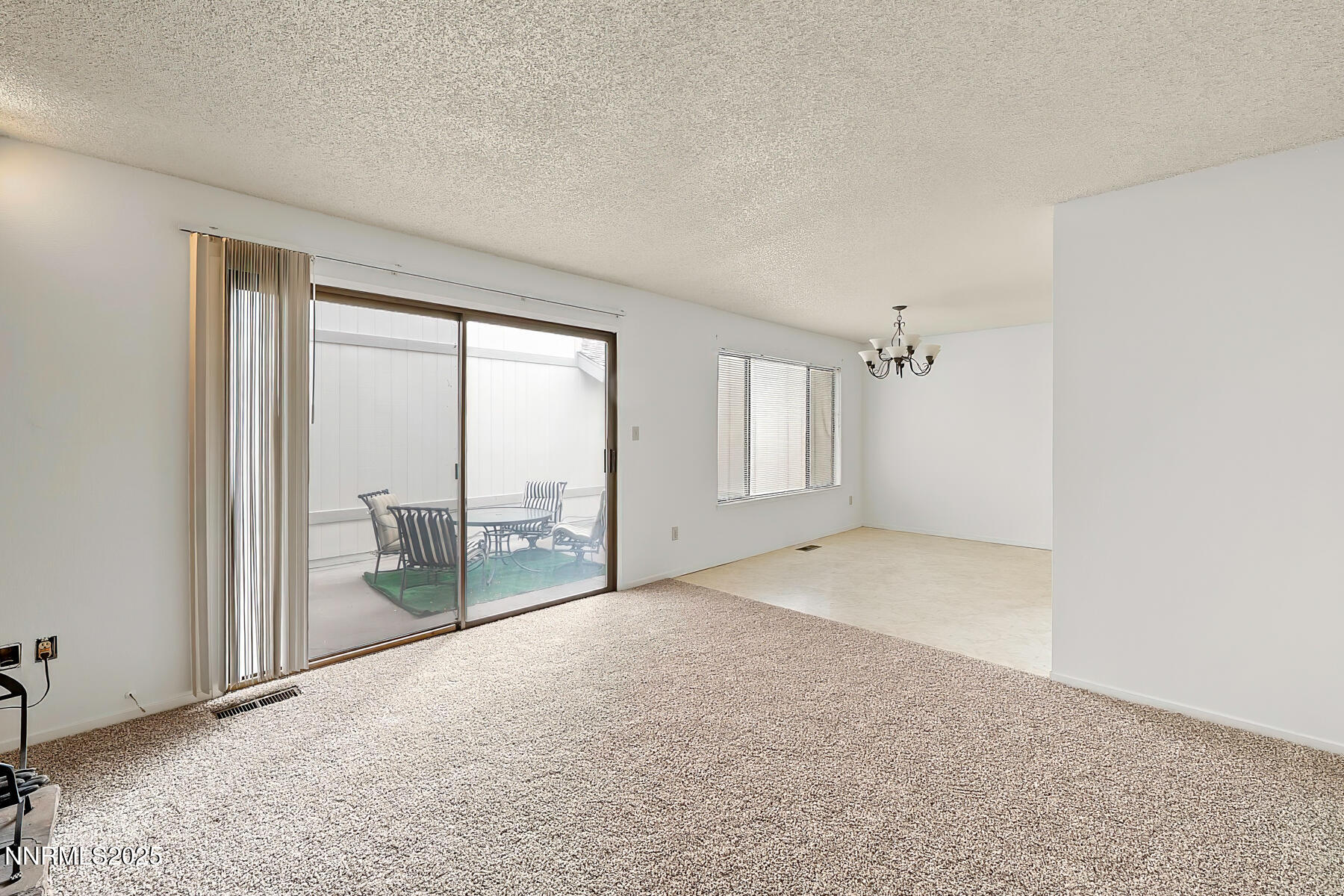1270 Searchlite Court