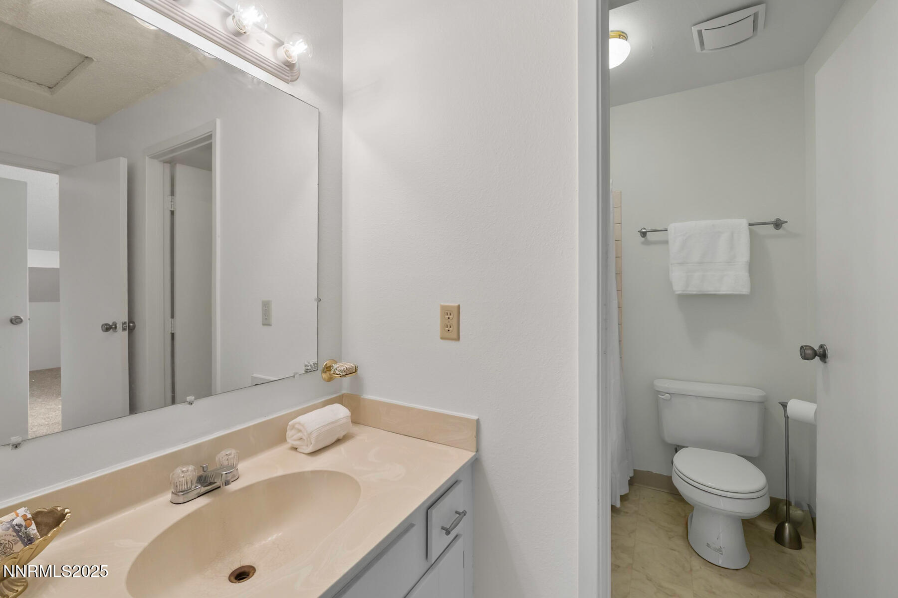 1270 Searchlite Court