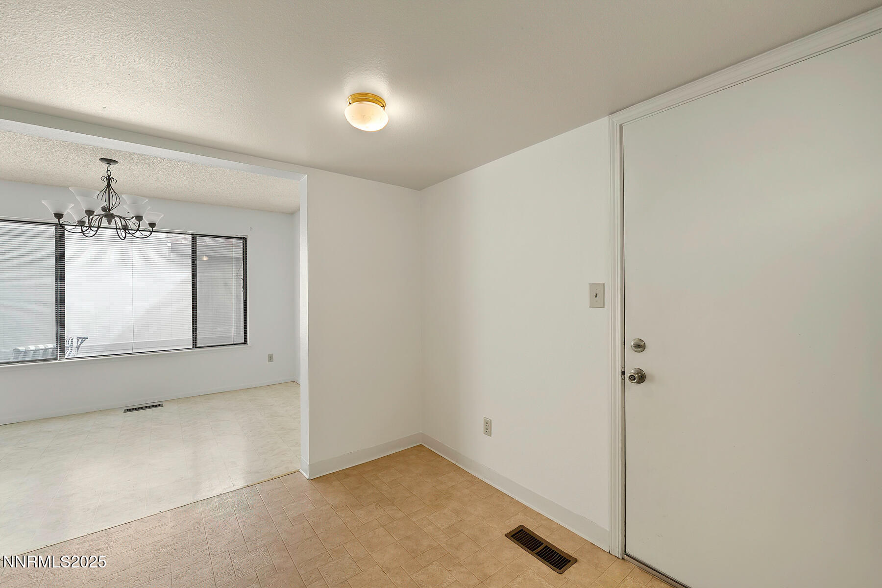 1270 Searchlite Court