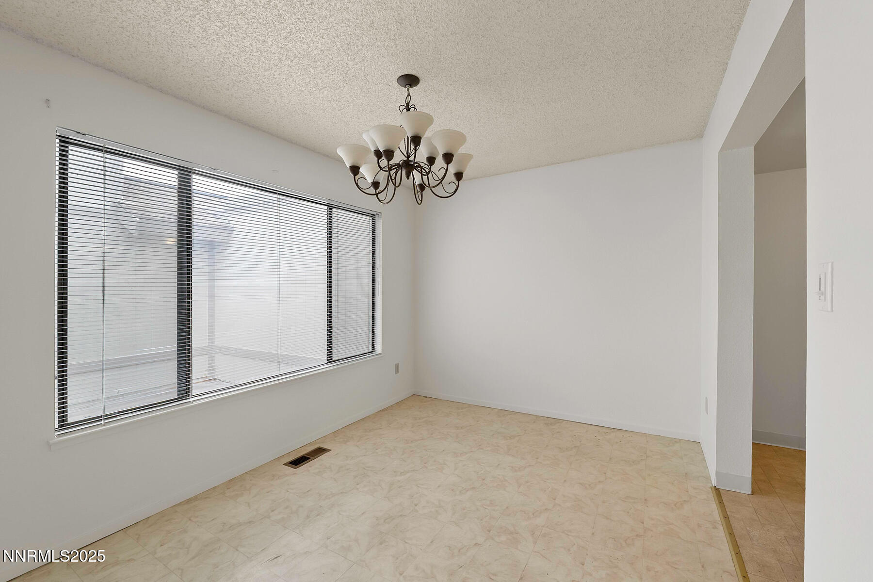 1270 Searchlite Court